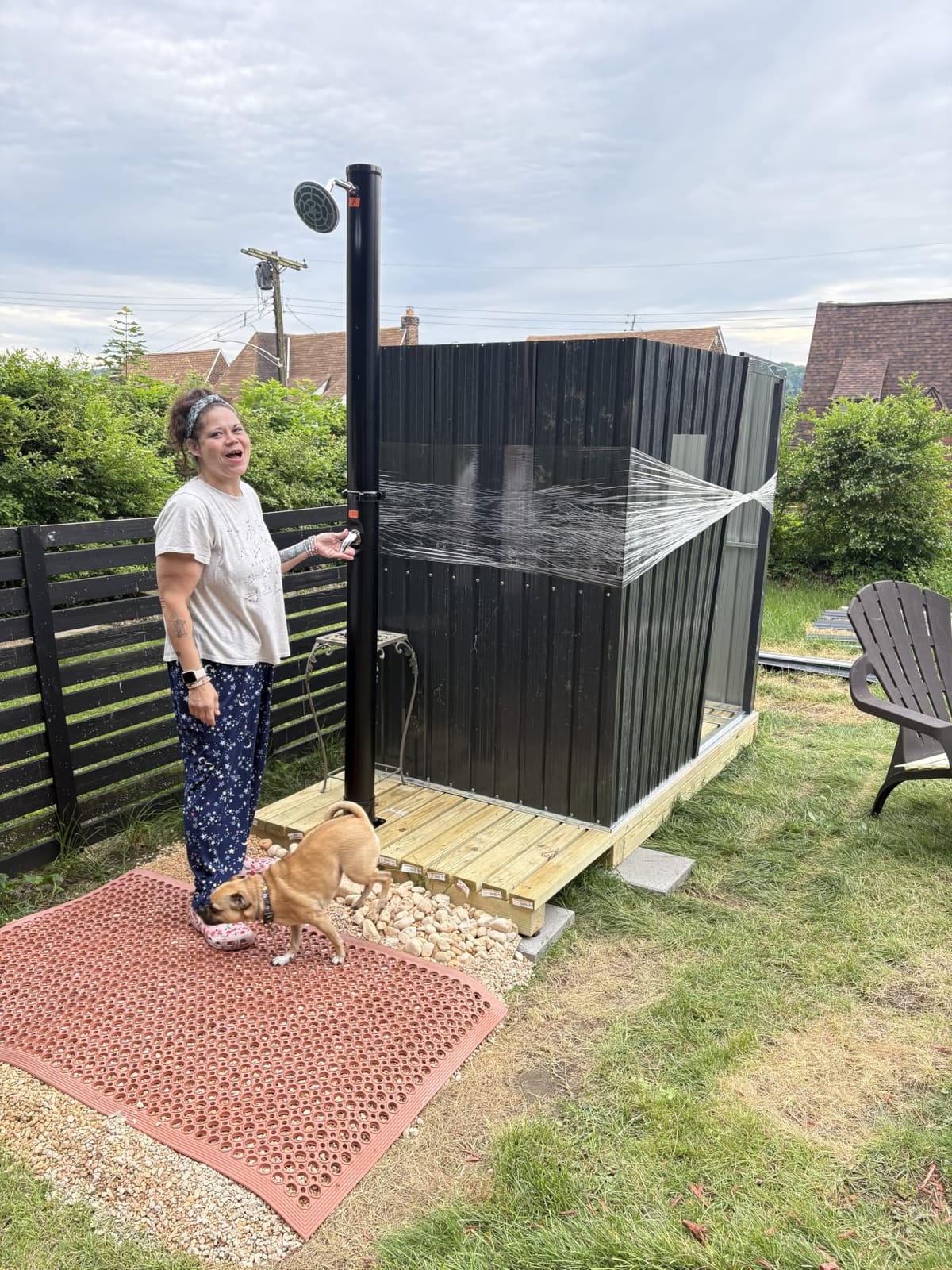 Giantex 7.2 FT 10 Gallon 2-Section Solar-Heated Outdoor Shower, Pool Shower W/Free-Rotating Shower Head, Foot Tap Spigot, Faucet, Temperature and Pressure Adjustment for Backyard, Garden, Beach Spa customer photo 2