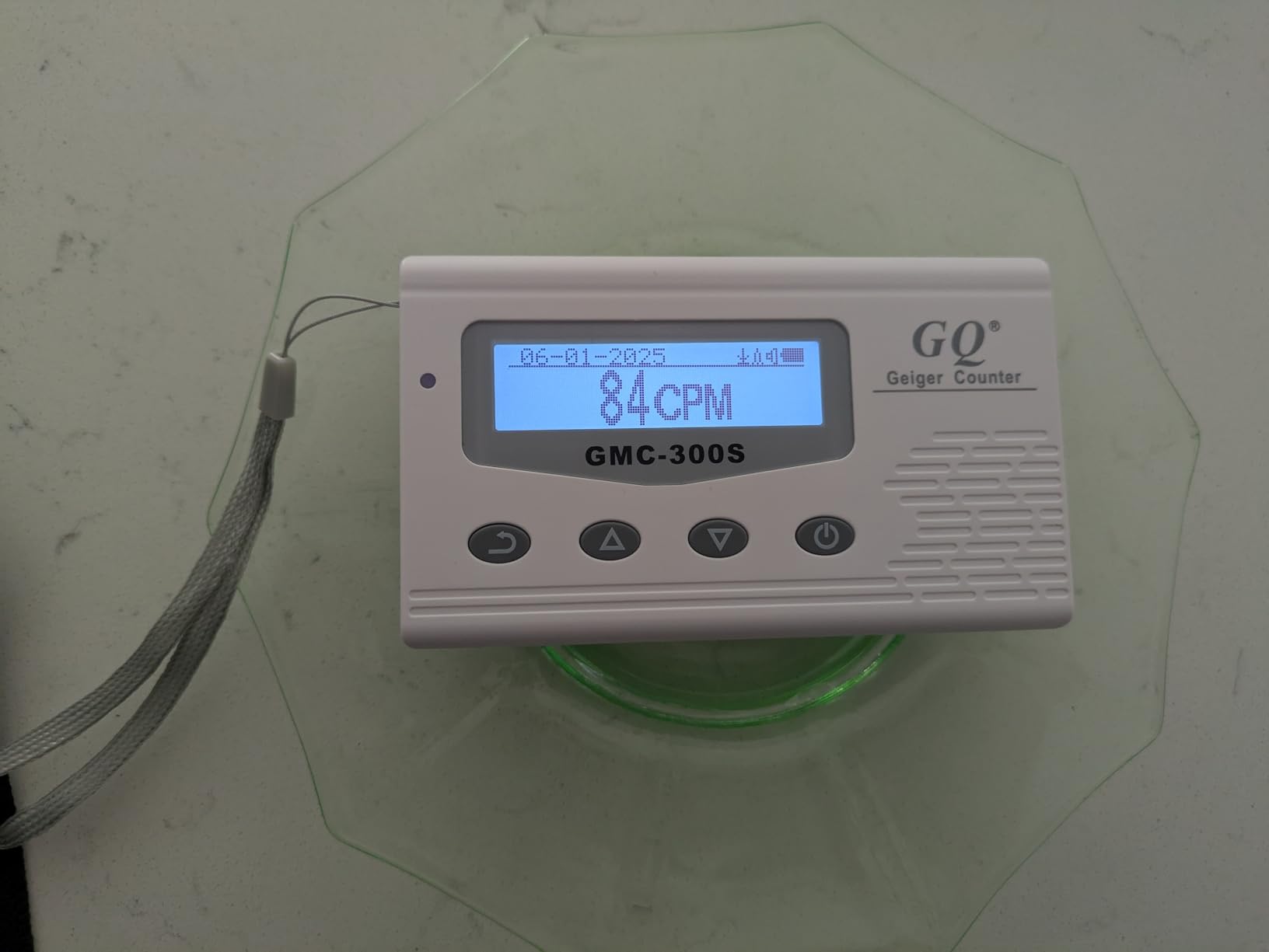 GQ GMC-300S Digital Nuclear Radiation Detector Monitor Meter Geiger Counter Radiation Dosimeter customer photo 2