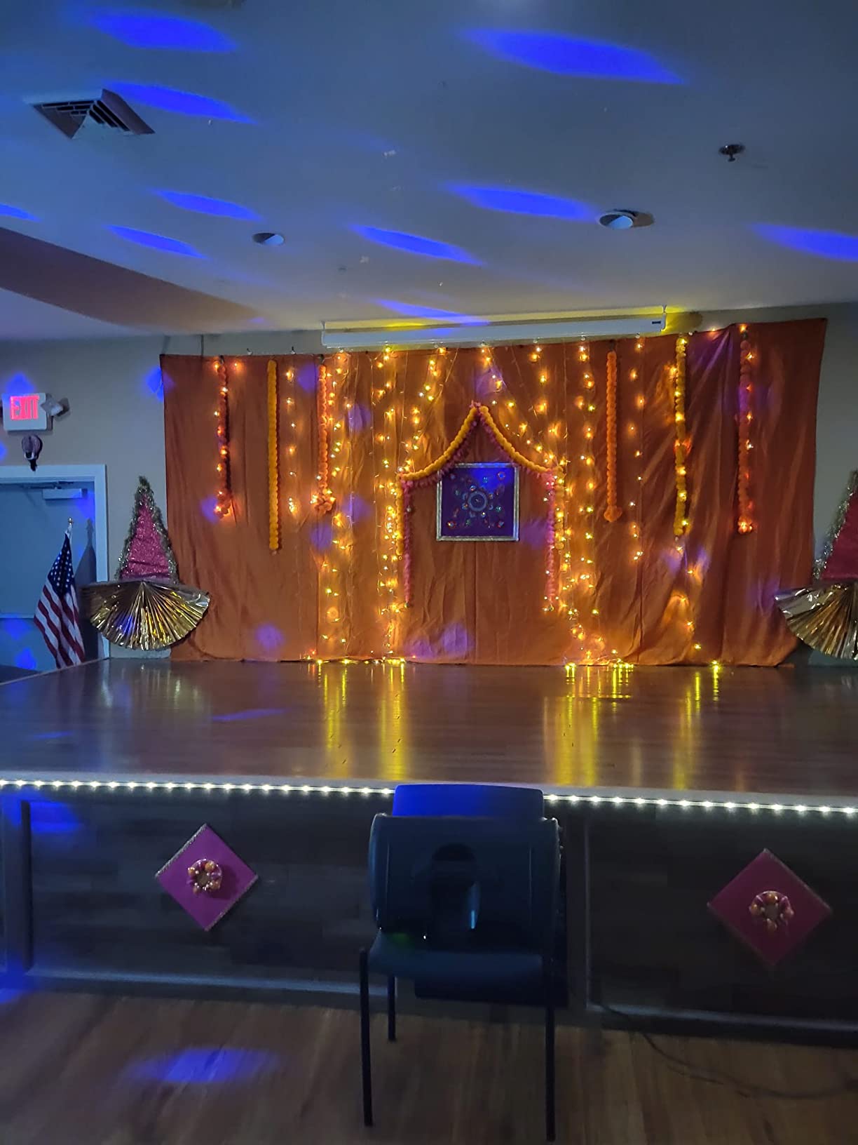 Telbum DJ Lights with Stand, 5 in 1 Party Bar Light Set with Rotating Ball, Strobe, UV, Colorful LED Par Light and Pattern, Sound Activated DJ Lighting System for Disco Stage Gig Band Wedding customer photo 1