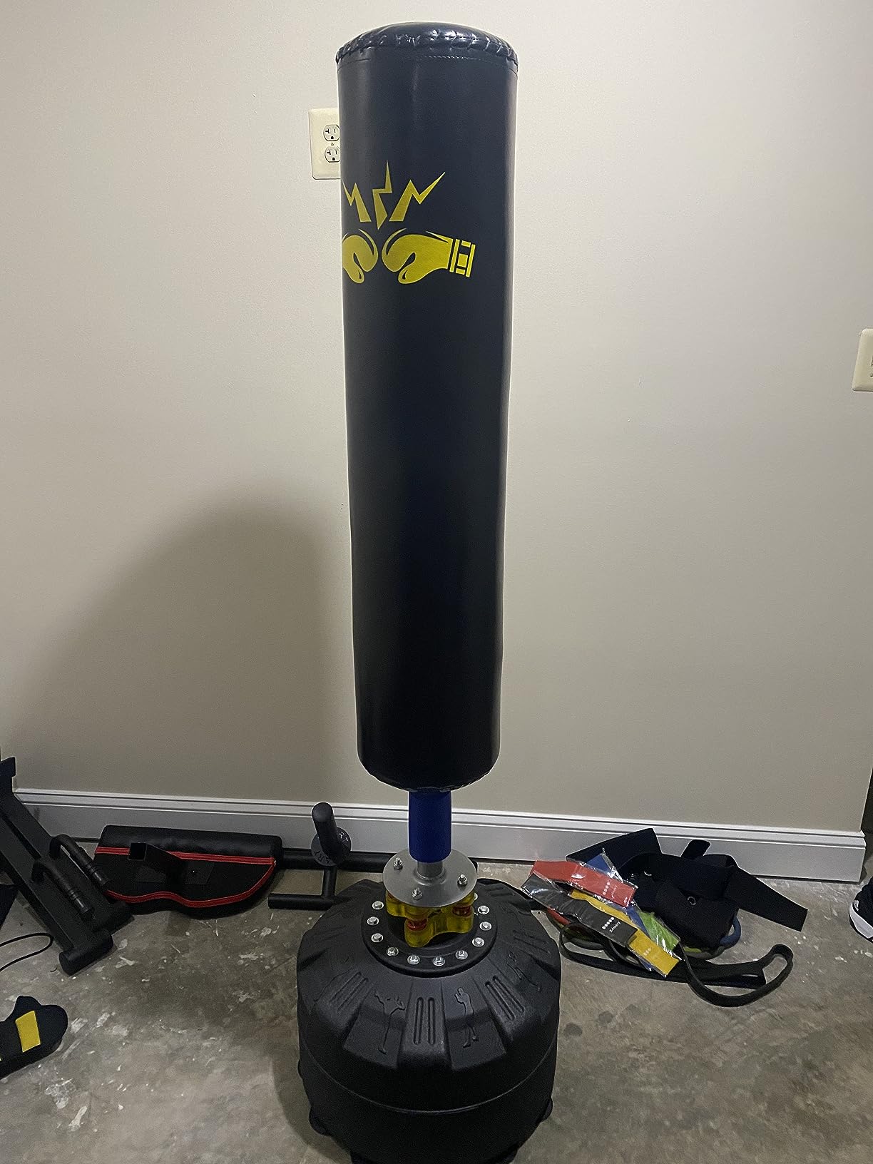 Standing Punching Bag for Adults, Feikuqi 205lbs Heavy Bag for Boxing, Shock Absorber, Suction Cup Base, Stand Up Punching Bag Adult, Standing Kickboxing Bag for Home Office Gym customer photo 1