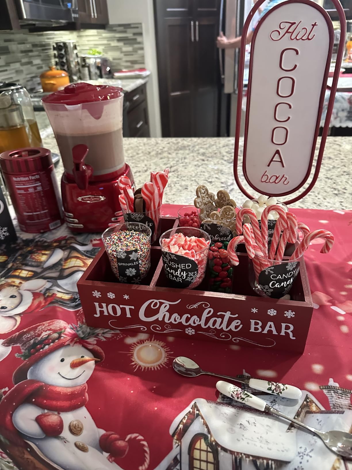 Nostalgia NRHCM32WHT6A Retro 32-Ounce Hot Chocolate, Milk Frother, Cappuccino,Latte Maker and Dispenser customer photo 1