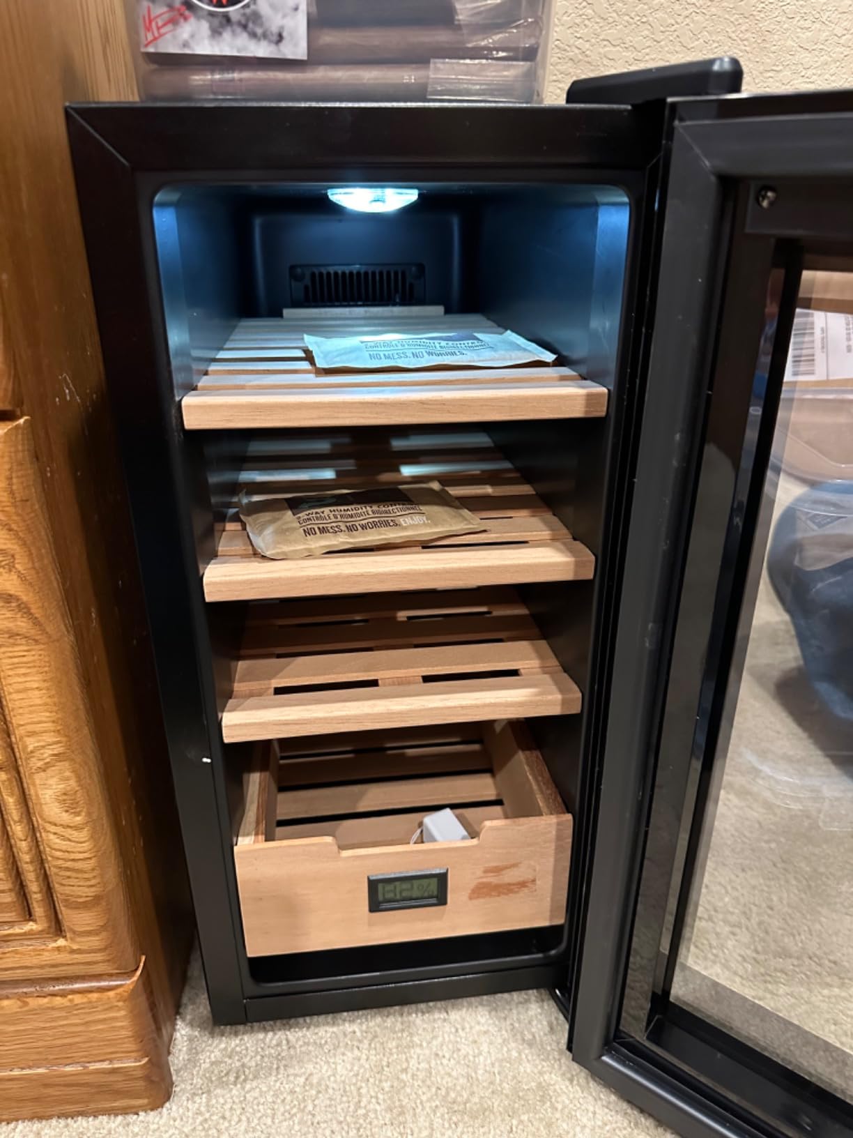 KingChii 26L Electric Cigar Humidors with Temperature Control System, Cigar Cabinet with Spanish Cedar Wood Shelves customer photo 2