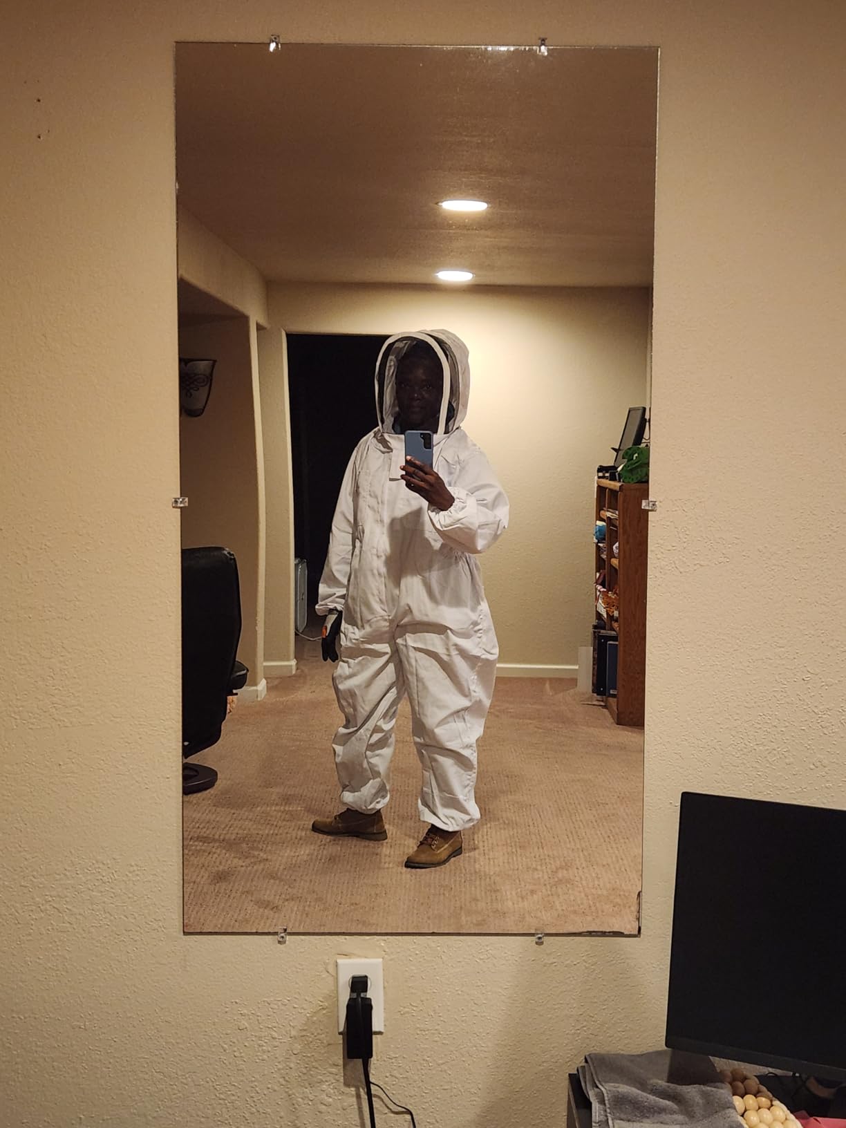 Bee Suit Beekeeper Suit with Beekeeping Gloves & Veil L, Full-Body Beekeeping Suit for Apiary Work & Backyard Hives customer photo 1