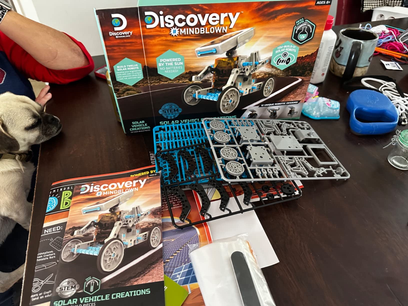 Discovery STEM 12-in-1 Solar Robot Creation 197-Piece Kit with Working Solar Powered Motorized Engine and Gears, Construction Engineering Set for Ages 8 and Up customer photo 2