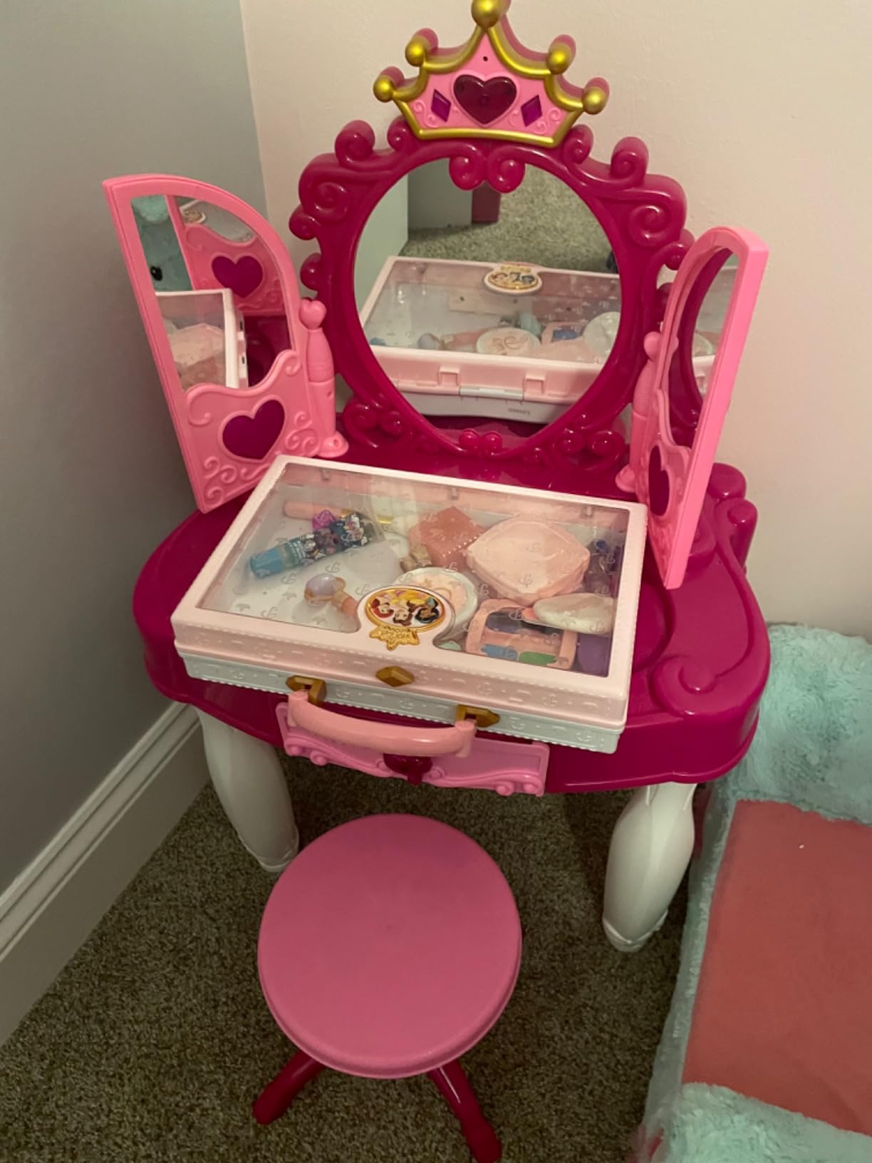Eohemeral Toddler Kids Vanity with Music Mirror & Chair customer photo 2