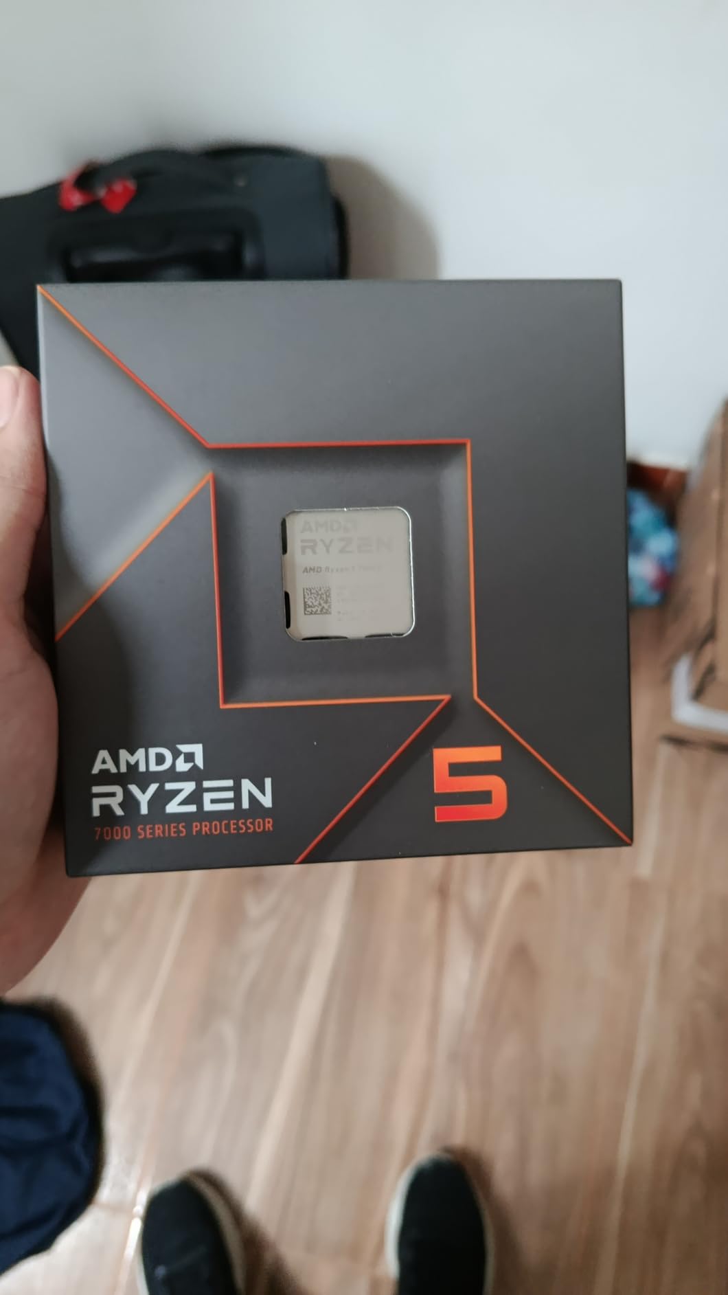 AMD Ryzen 5 7600X 6-Core, 12-Thread Unlocked Desktop Processor customer photo 2