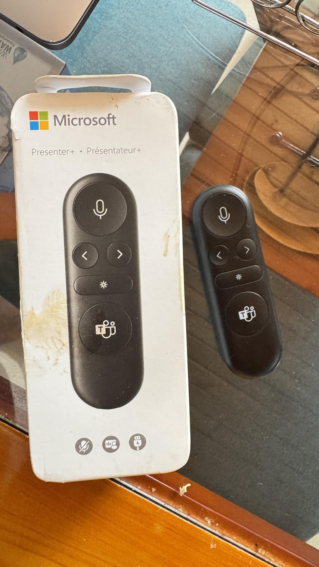 Microsoft Presenter+ (2022), Wireless and Bluetooth Presentation Clicker for PowerPoint, Advanced Built-in Features, Black Color customer photo 1