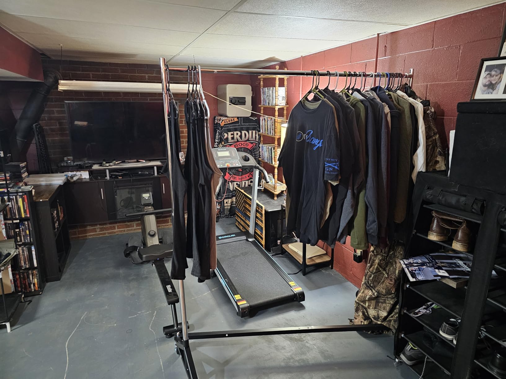 HOKEEPER Commercial Z Base Garment Rack Hold 500LBS Heavy Duty Clothing Rack Adjustable Rolling Clothes Rack for Hanging Clothes Racks on Wheels Portable Z Rack, Chrome Finish customer photo 2