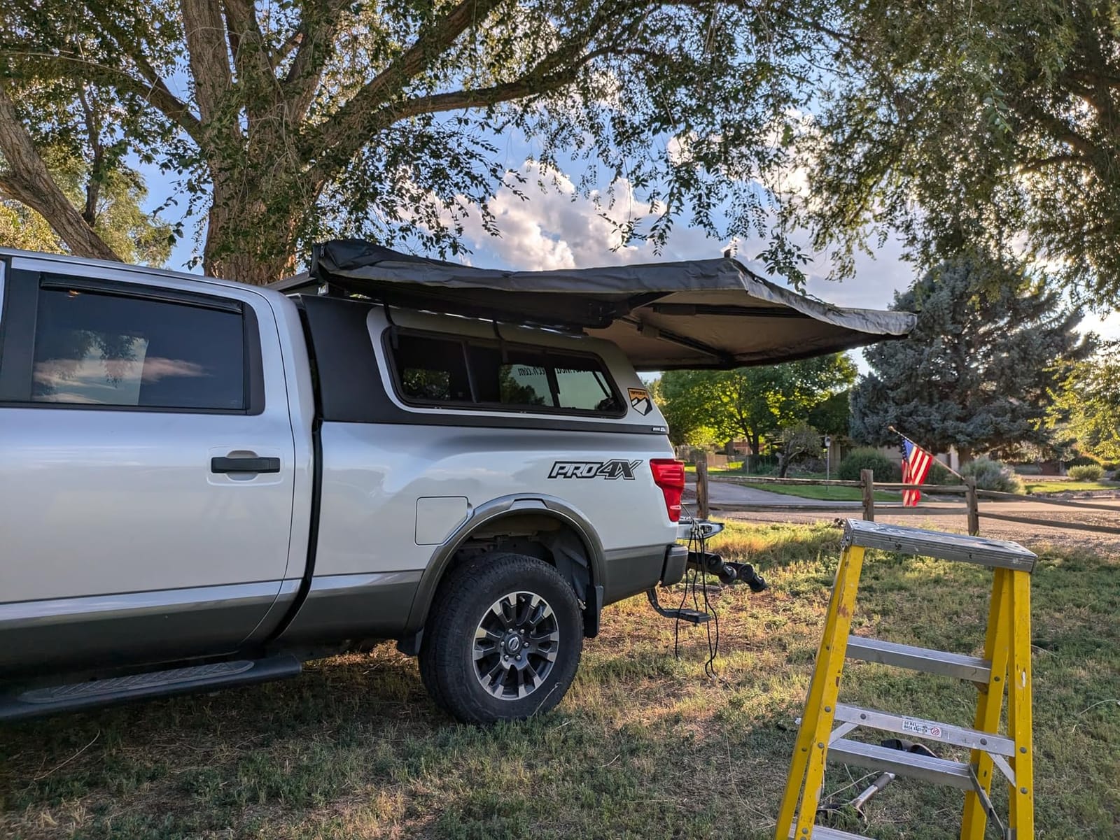 Overland Vehicle Systems 19679907 HD Nomadic 270 LTE Awning Driver Side | 65 Sq Ft of Coverage | Dark Gray Fabric with Black Travel Cover Included | Twist and Lock Technology | Heat-Sealed Seams customer photo 1