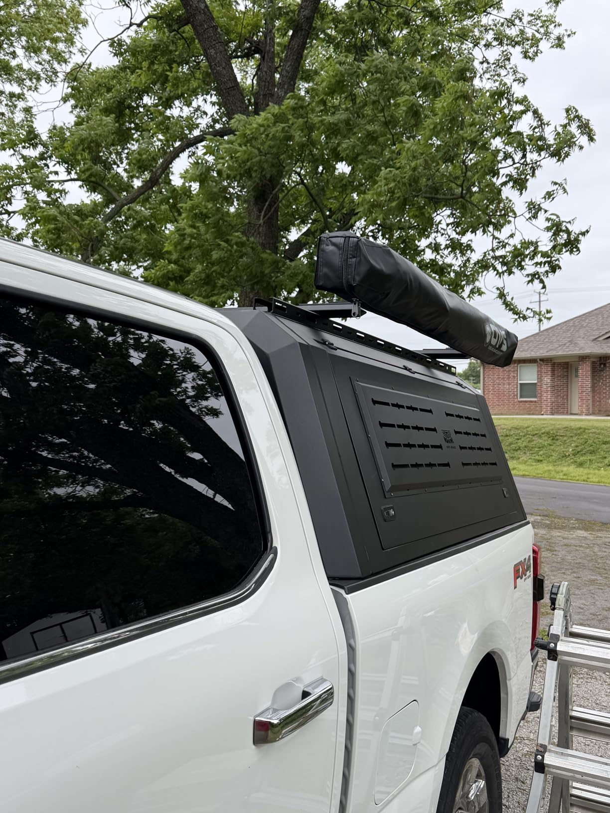 Overland Vehicle Systems 19679907 HD Nomadic 270 LTE Awning Driver Side | 65 Sq Ft of Coverage | Dark Gray Fabric with Black Travel Cover Included | Twist and Lock Technology | Heat-Sealed Seams customer photo 2
