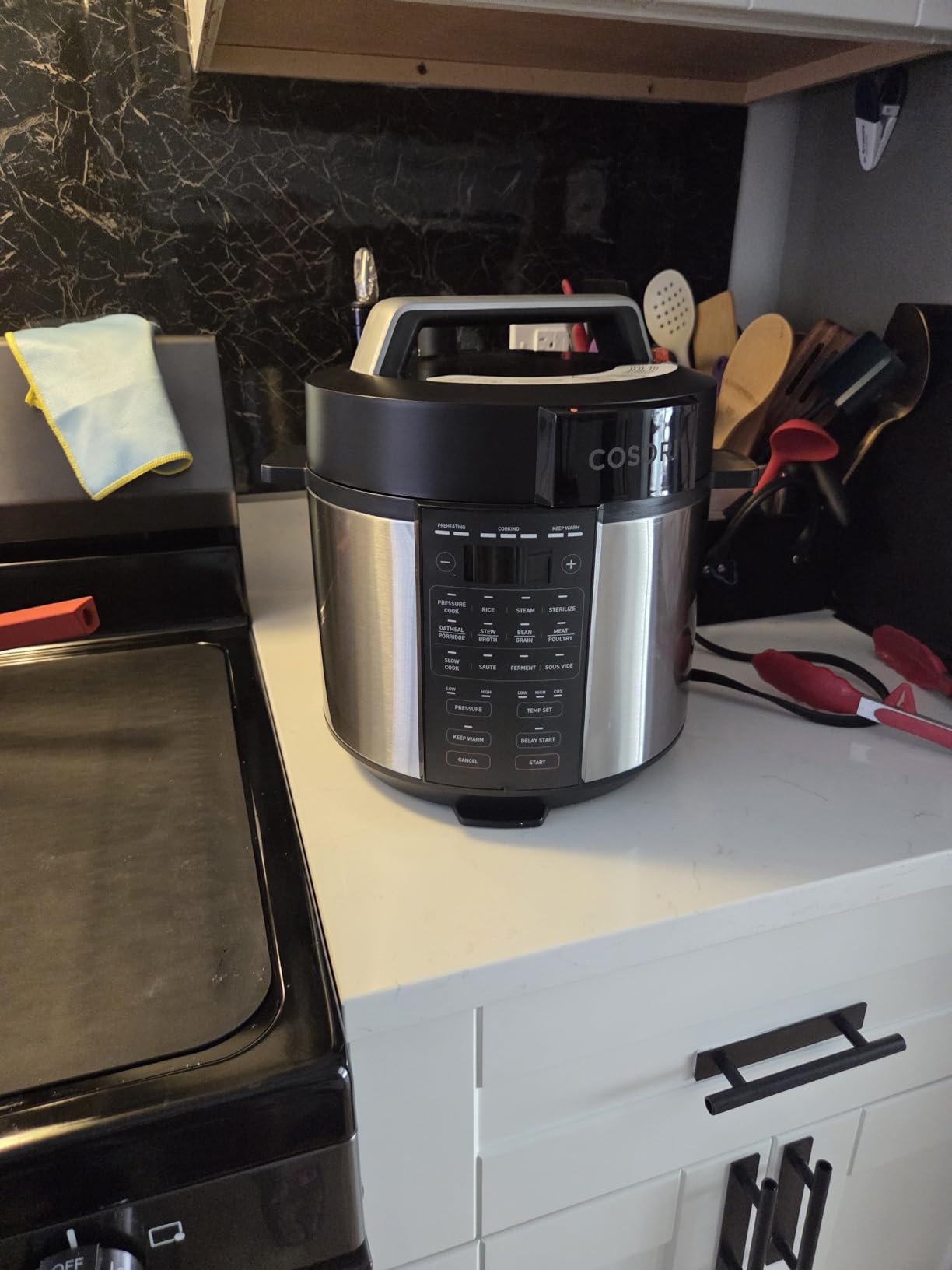Cosori Pressure Cooker 6QT, 9-in-1, Ceramic Coating Pot, 12 Safety Features customer photo 2