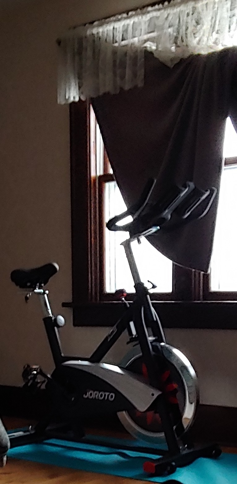 JOROTO Exercise Bike, Magnetic Stationary Bikes for Home | 40LBS Flywheel, App Supported Indoor Bike with 350LBS Weight Capacity, Low Noise, Digital Monitor, Bottle & Tablet Holder customer photo 2