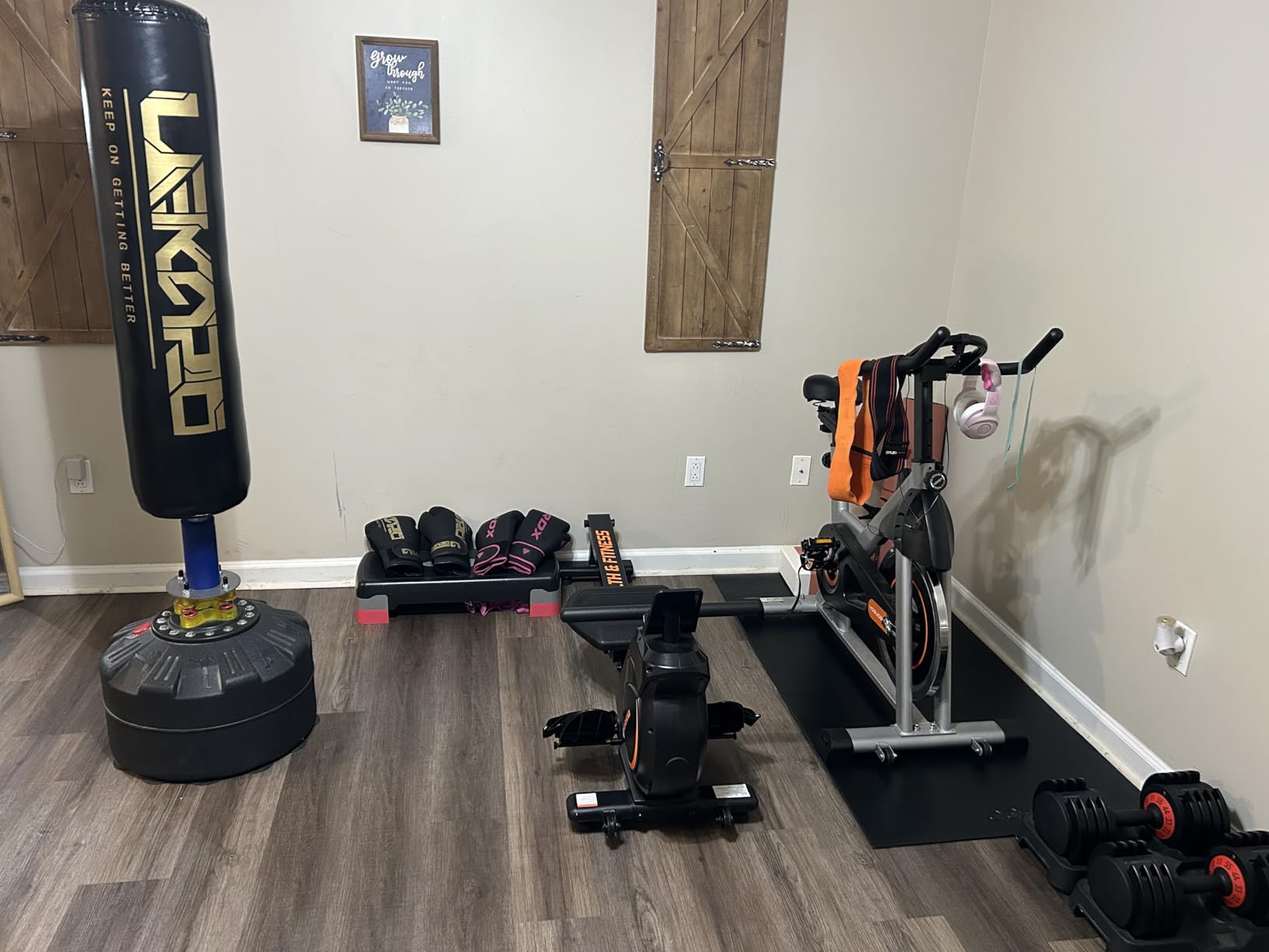 LEKARO Freestanding Punching Bag with Boxing Gloves, Heavy Boxing Bag with Stand for Adult Kids, Standing Kickboxing Bag customer photo 1
