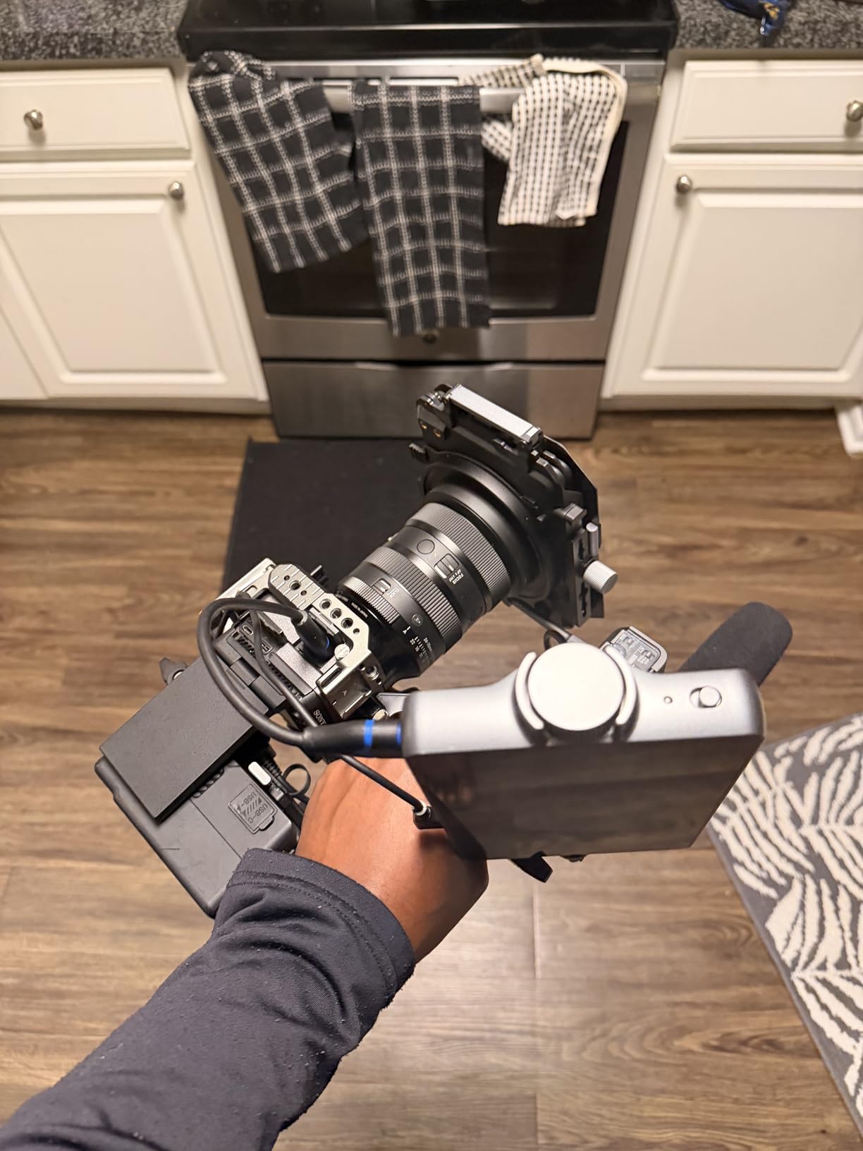 Cinema Line FX30 Super 35 Camera, Gray | 20.1 MP Exmor R APS-C Image Sensor Effective for Movies customer photo 2