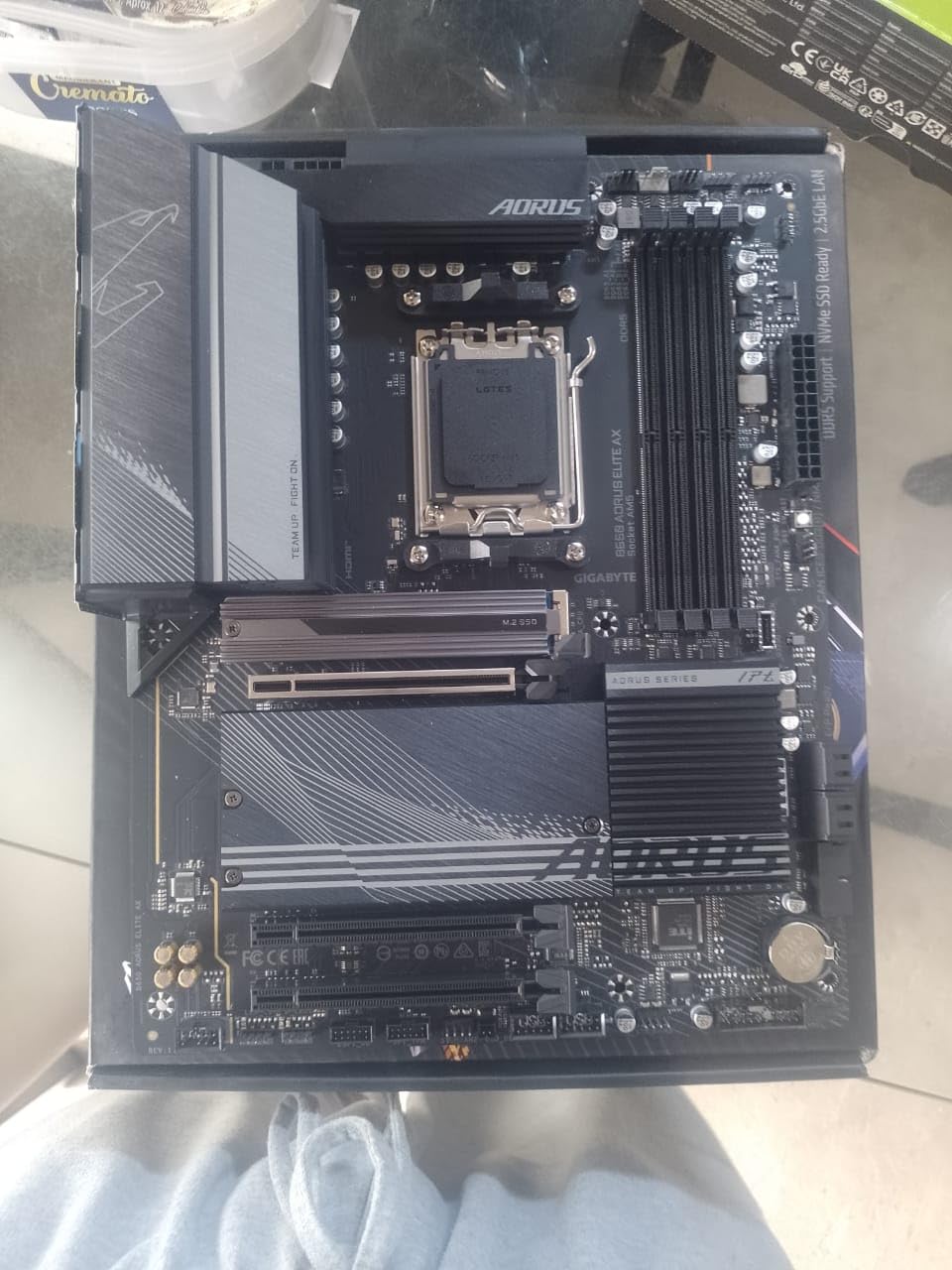 GIGABYTE B650 AORUS Elite AX AMD AM5 ATX Motherboard, Support Ryzen 9000/8000/7000 Series, DDR5, 14+2+1 Power Phase, PCIe 5.0 M.2, USB-C 3.2 Gen 2, WIFI6E, 2.5GbE, EZ-Latch, Q-Flash, RGB Fusion customer photo 2