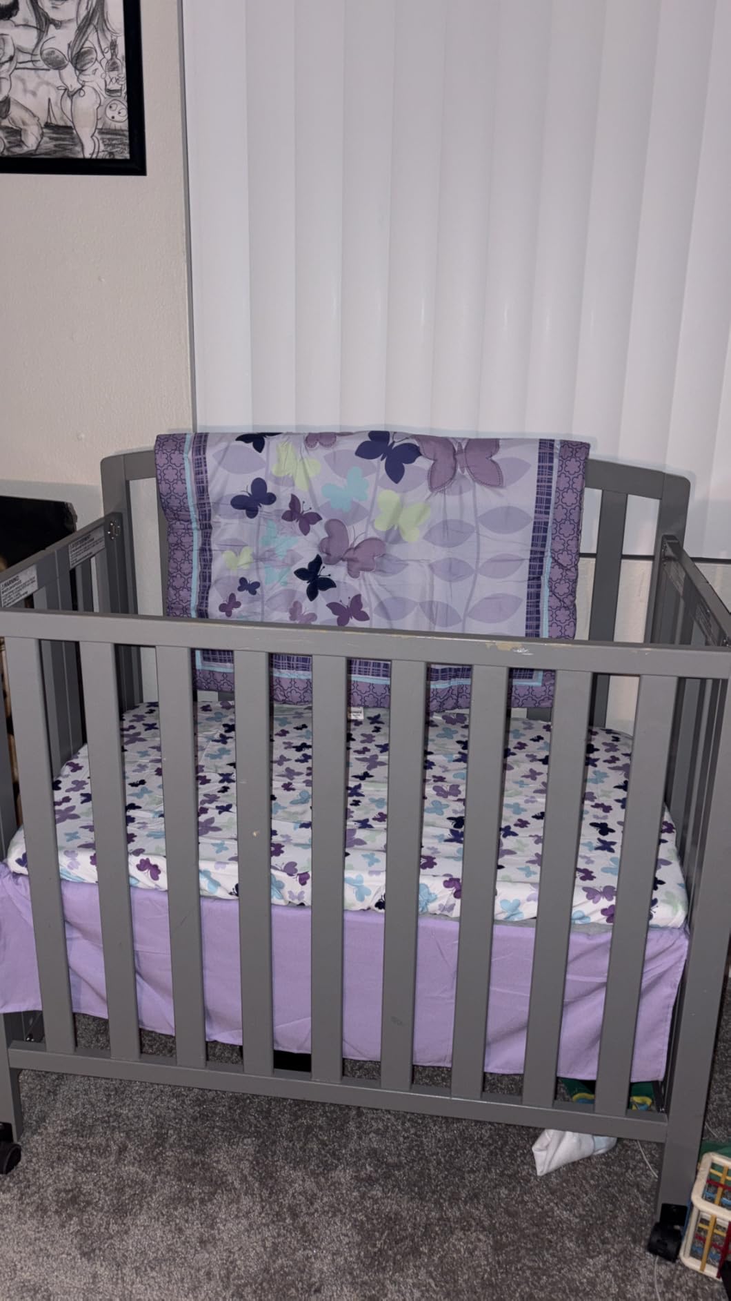 Davinci Dylan Folding Portable 3-in-1 Convertible Mini Crib in Chestnut, Greenguard Gold Certified | GREENGUARD Gold Certified - Folding Baby Crib With Wheels, 4 Adjustable Mattress Heights, Conversion Kit Sold Separately customer photo 2