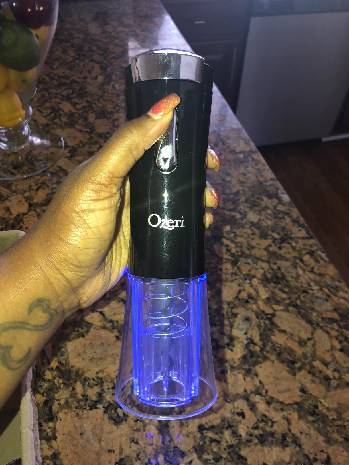 Ozeri Nouveaux II Electric Wine Opener with Foil Cutter, Wine Pourer and Stopper customer photo 2