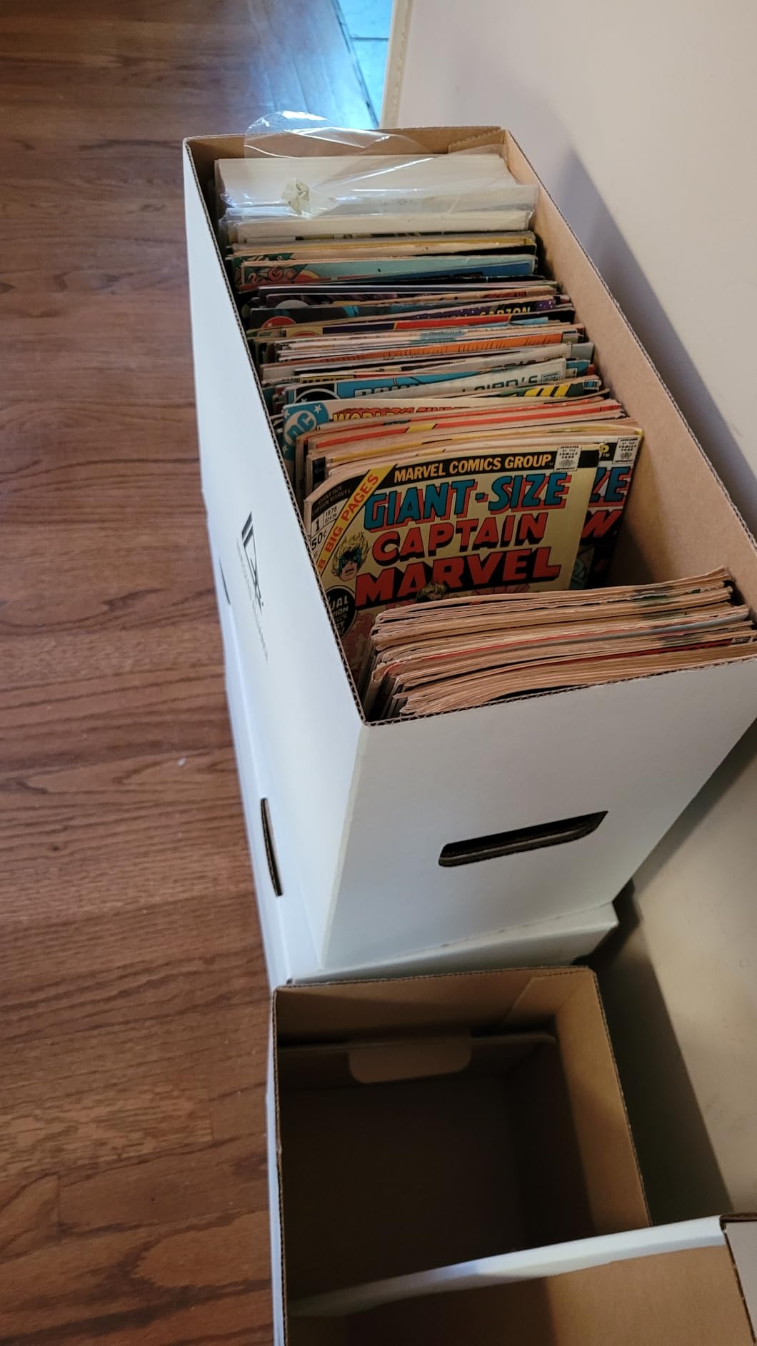Premium Short Comic Book Storage Box Organizer with Lid | Thick Cardboard Comic Storage Box For Collectibles Fits 150-175 Current/Silver Age, Heavy Duty & Stackable customer photo 1