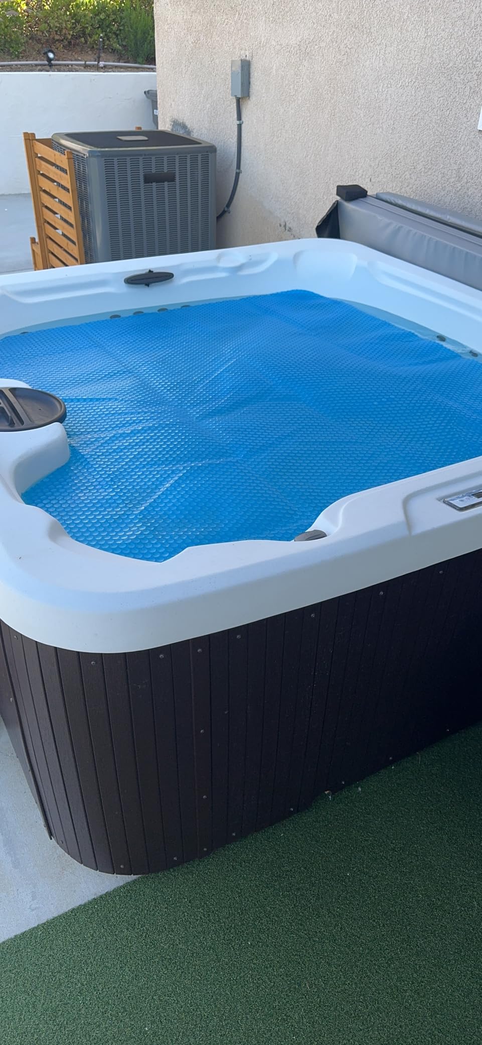 MADHOLLY 7x7FT Square 16Mil Heavy-Duty Spa Hot Tub Cover for Heat Retention | Bubble Solar Blanket, for Preventing Water Evaporation, Easy to Cut and Clean customer photo 2