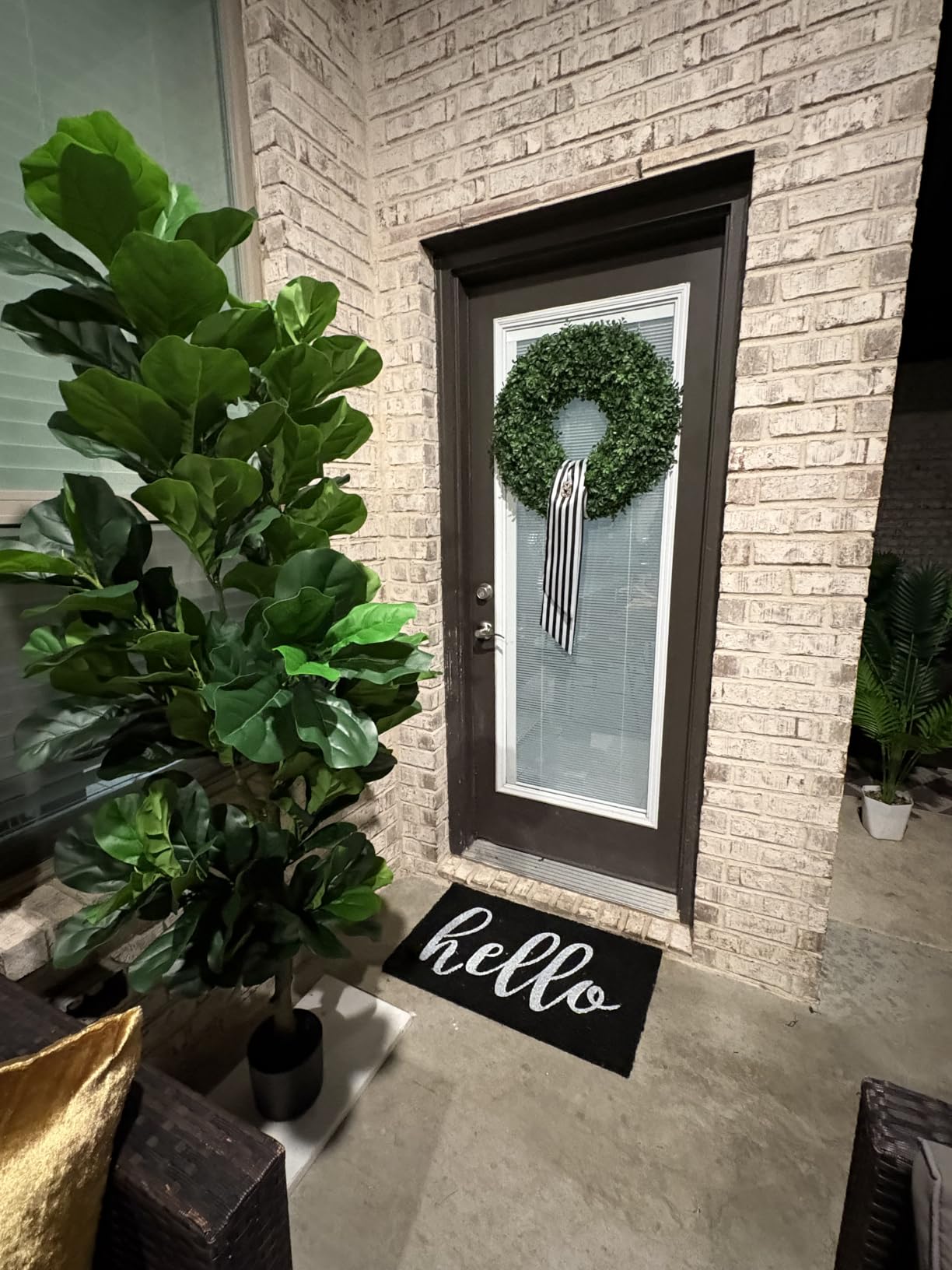 FLOWORLD Fiddle Leaf Fig Tree 6ft Tall Artificial Tree in Plastic Pot Fake Ficus Lyrata Plants with 184 Decorative Fiddle Leaves Faux Fig Trees for Home Office Living Room Decor Indoor Outdoor customer photo 2