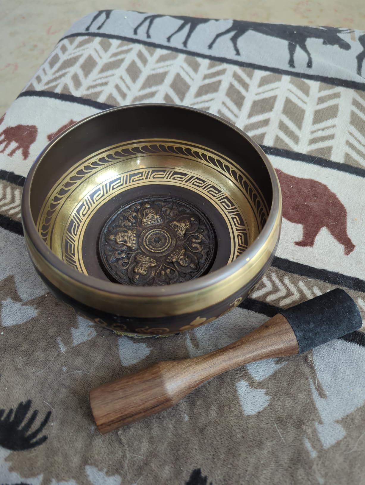 Hihealer Tibetan Singing Bowls, Large Authentic Meditation Sound Bowl | Handcrafted Bronze Singing Bowls, Nepal Chakra Bowls Set, Healing Spiritual Gifts for Women customer photo 1