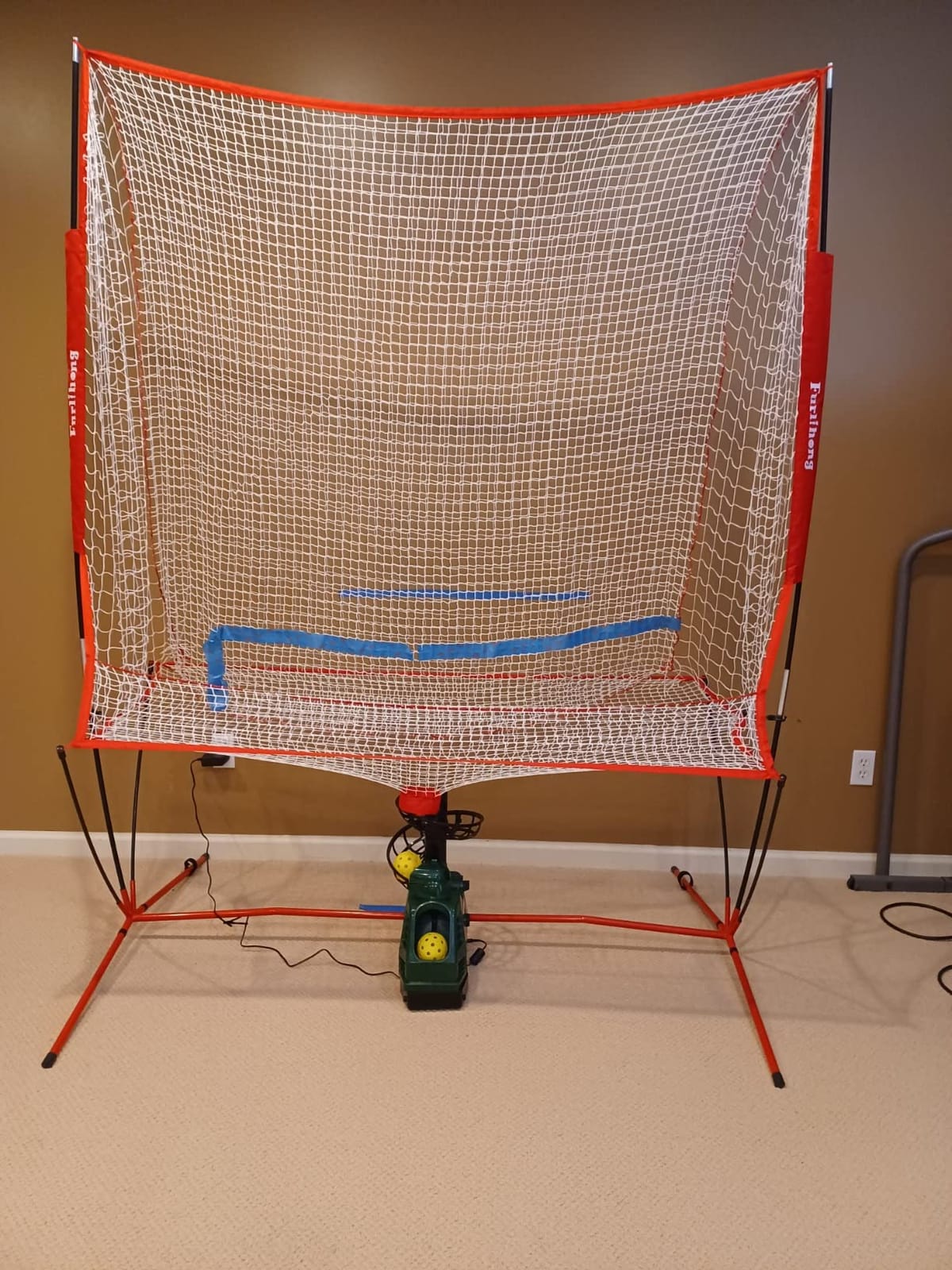 Furlihong 680PBH Pickleball Starter Kit, Including Launch Machine, Ball Recycling Net, Pickleball Paddle, 3 x Pickleballs and Carrying Bag customer photo 2