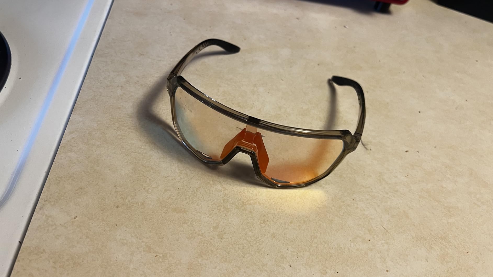 KAPVOE Photochromic Cycling Glasses for Men and Women K63 | TR90 frame, PC lens, vented design for cycling and running customer photo 2