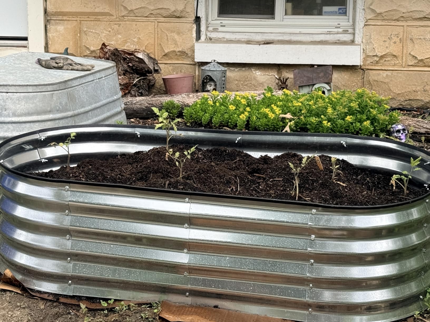 Utopia Home Galvanized Raised Garden Bed Kit 4x2x1ft, Planter Box Raised Garden Beds Outdoor, Easy Assembly Metal Raised Bed for Gardening Vegetables, Fruits, Flowers - Pack of 01 - Silver customer photo 2
