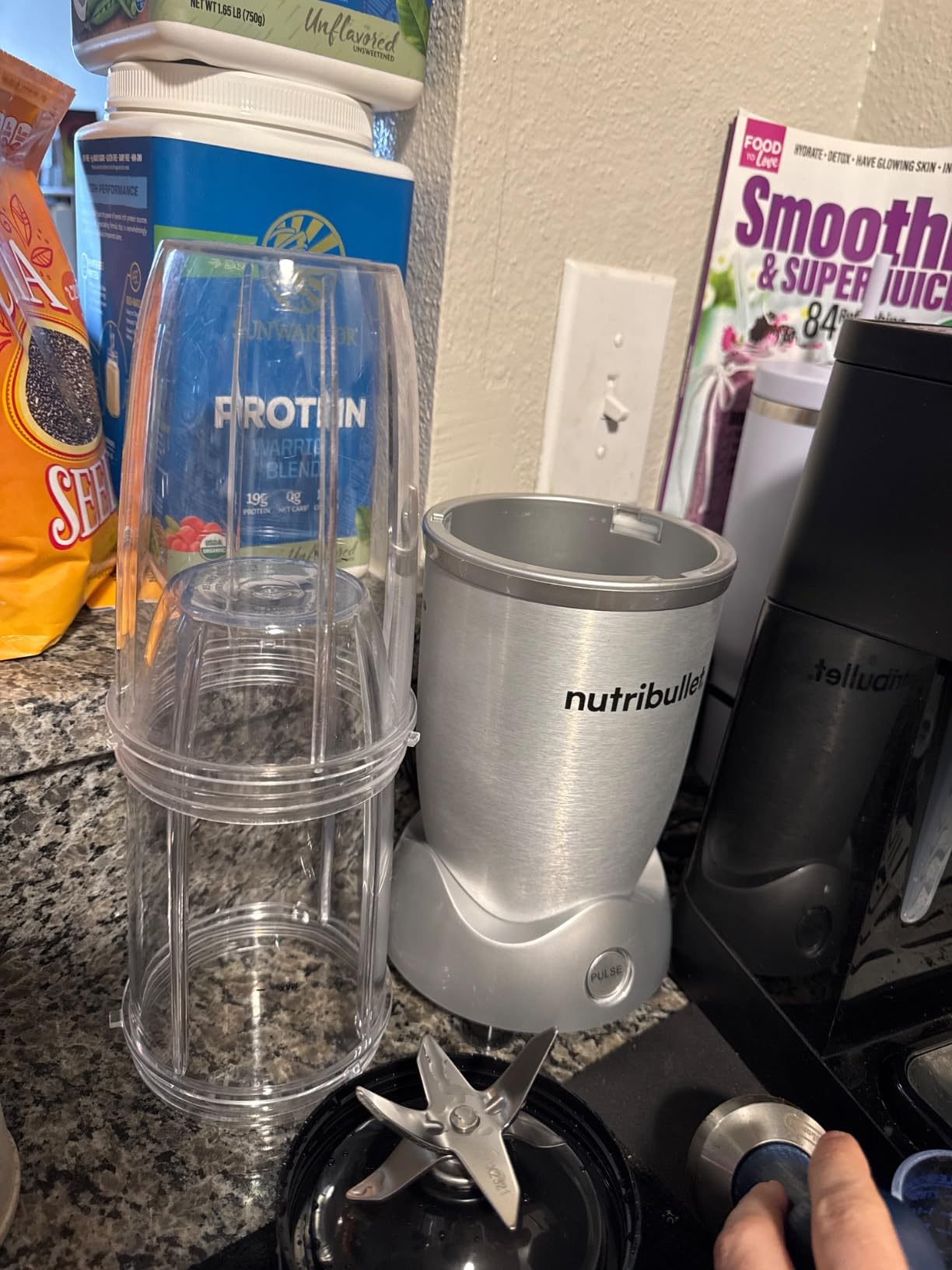 nutribullet Pro+ Personal Blender 1200W - Pulse Function, Auto Shut-Off, Nutrient Extractor for Smoothies, Shakes & Salsas - Includes 32 oz & 24 oz To-Go Cups, Matte Black customer photo 1