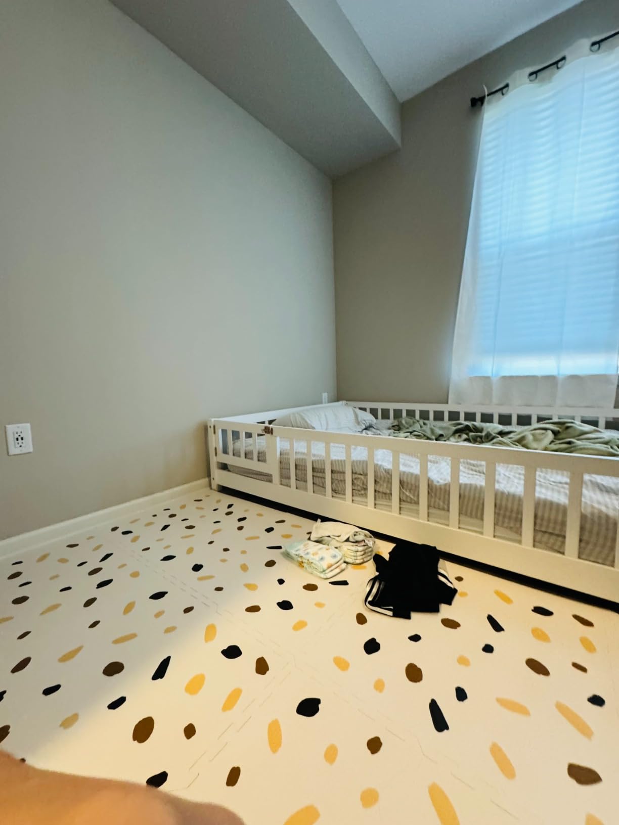 i-POOK Full Size Floor Bed for Children, Solid Wood Montessori Bed Frame with Fence & Door Montessori Floor Bed with Safety Guardrails for Girls and Boys, White (with Bed Slats) customer photo 2