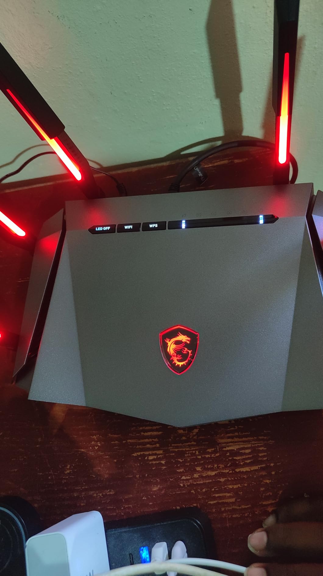 MSI Radix AXE6600 WiFi 6E Tri-Band Gaming Router customer photo 2