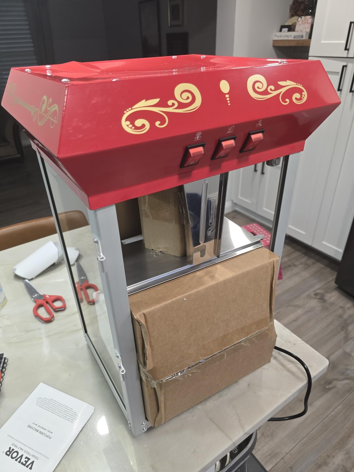 VEVOR Commercial Popcorn Machine, 8 Oz Kettle, 850 W Countertop Popcorn Maker for 48 Cups per Batch, Theater Style Popper with 3-Switch Control Steel Frame Tempered Glass Doors 2 Scoops 2 Spoons, Red | 48 Cups per Batch, Theater Style Popper with 3-Switch Control, Steel Frame, Tempered Glass Doors, 2 Scoops, and 2 Spoons, Red customer photo 2