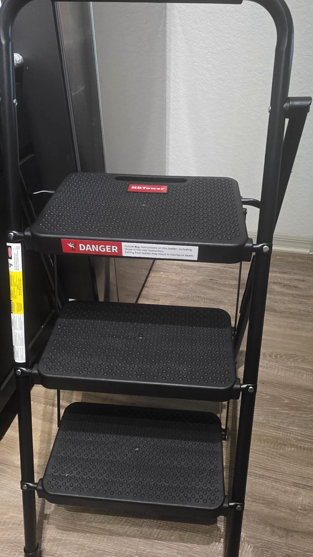 HBTower Step Ladder, Folding Step Stool with Wide Anti-Slip Pedal | Sturdy Steel Ladder, Convenient Handrail, Lightweight, Portable Steel Step Stool customer photo 1