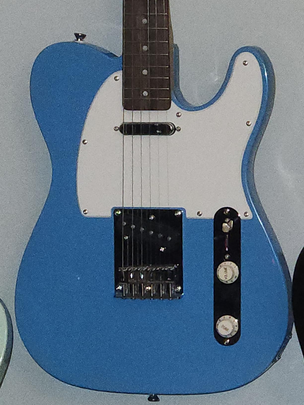 Squier Sonic Telecaster Electric Guitar, Butterscotch Blonde, Maple Fingerboard customer photo 2