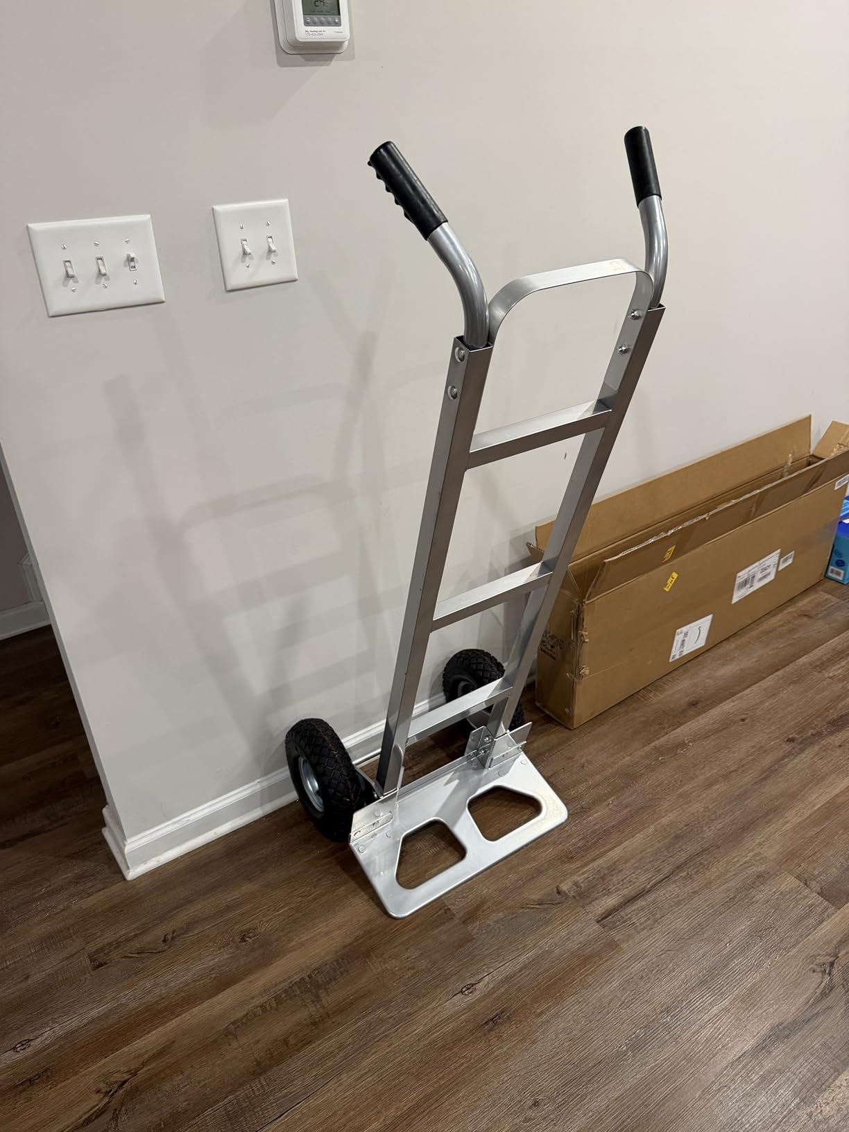 Suzhi Foldable Hand Truck Moving Dolly Cart with 4 Wheels, 500 Lbs Load, 2 Straps, Pre-Assembled customer photo 1