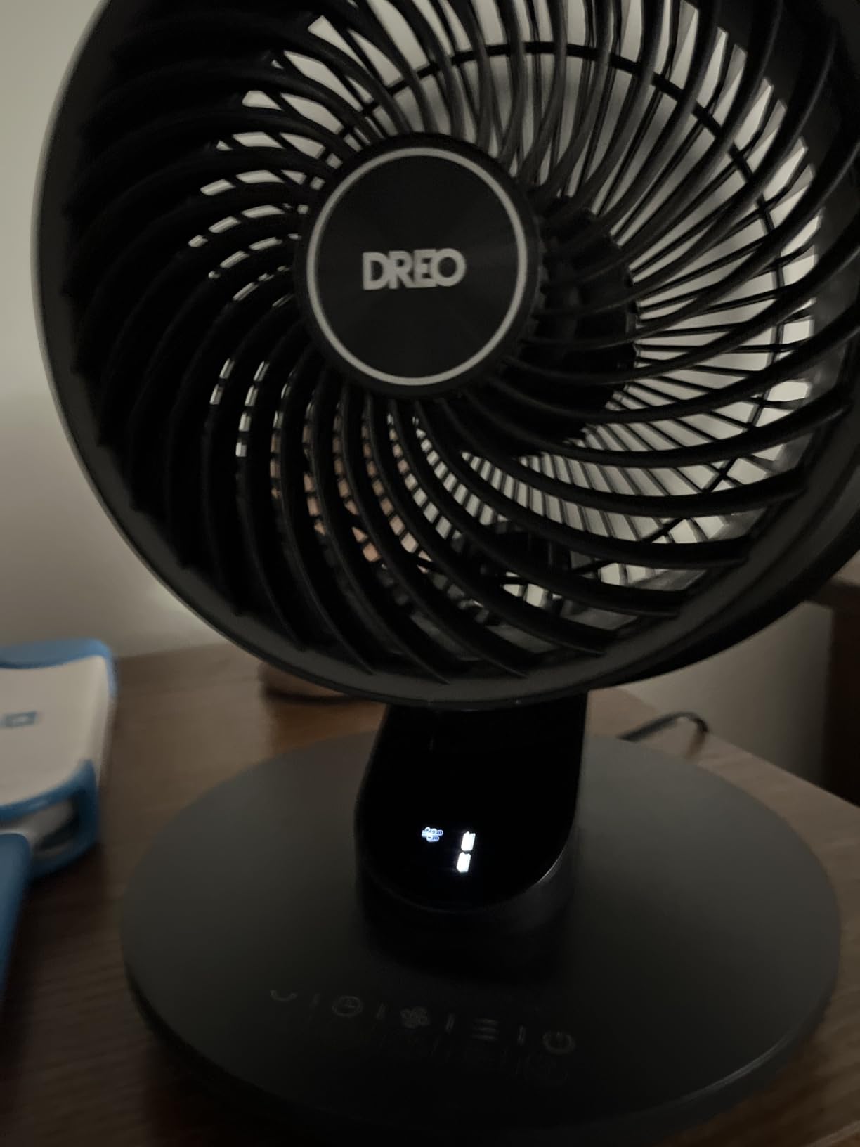 DREO Fan for Bedroom, 13-Inch Oscillating Table Air Circulator Fan for Whole Room, 120° Tilt Adjustment, 25dB Ultra-Quiet, 75ft Powerful Airflow, 4 Speeds Desk Fans with Remote for Home, Office customer photo 1