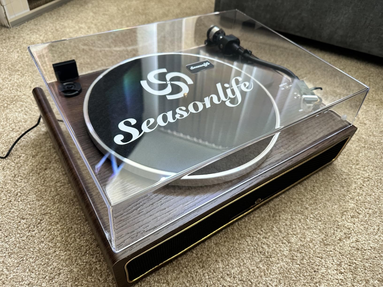 Seasonlife All-in-One Record Player with 4 Speakers & Bluetooth, Brown | Belt-Drive Vinyl Player, AT3600L Magnetic Cartridge, Built-in 4 Speakers, Adjustable Counterweight, Auto-Stop, RCA/AUX Output customer photo 1