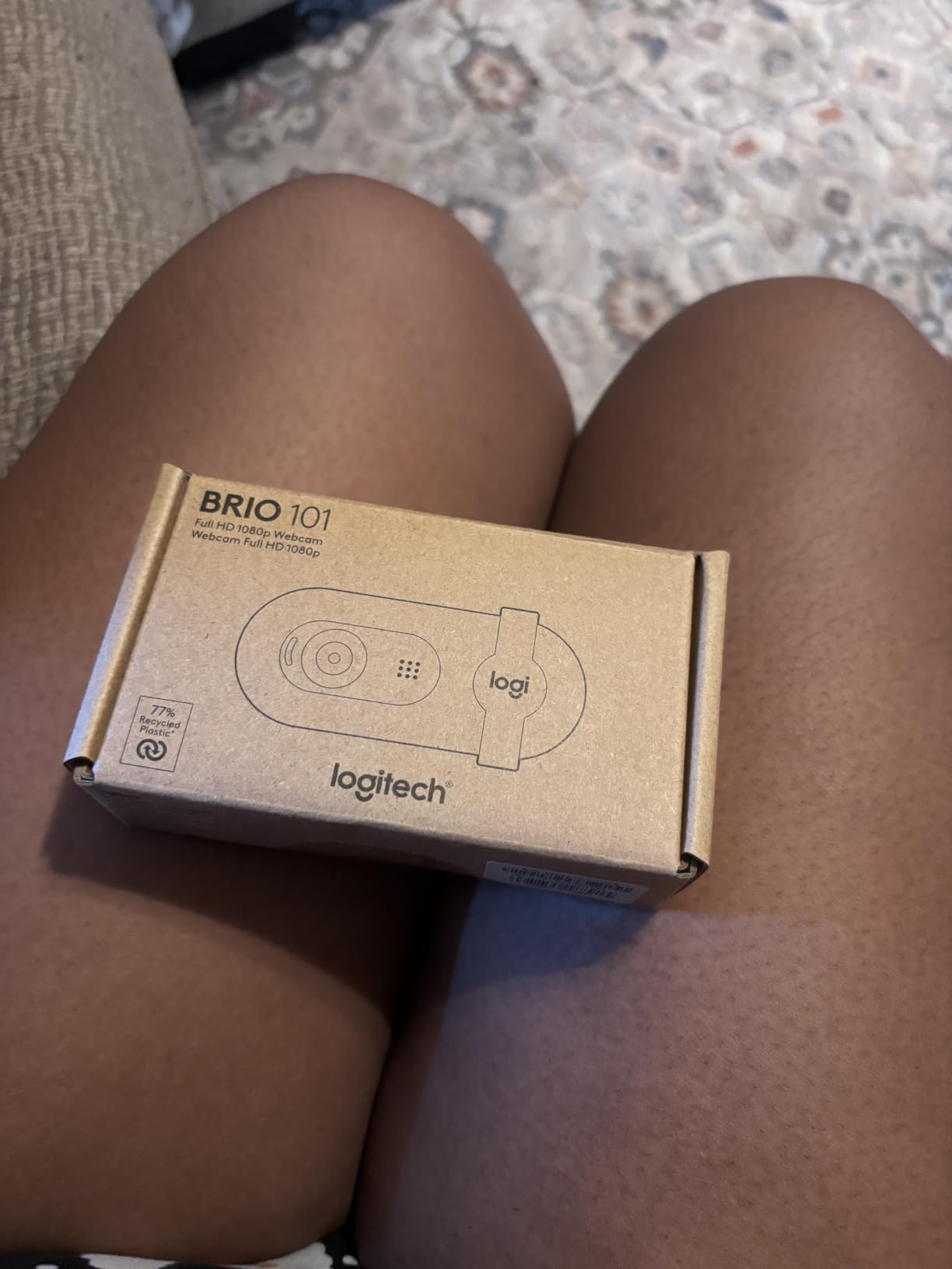 Logitech Brio 101 Full HD 1080p Webcam for Streaming and Meetings - Black customer photo 1