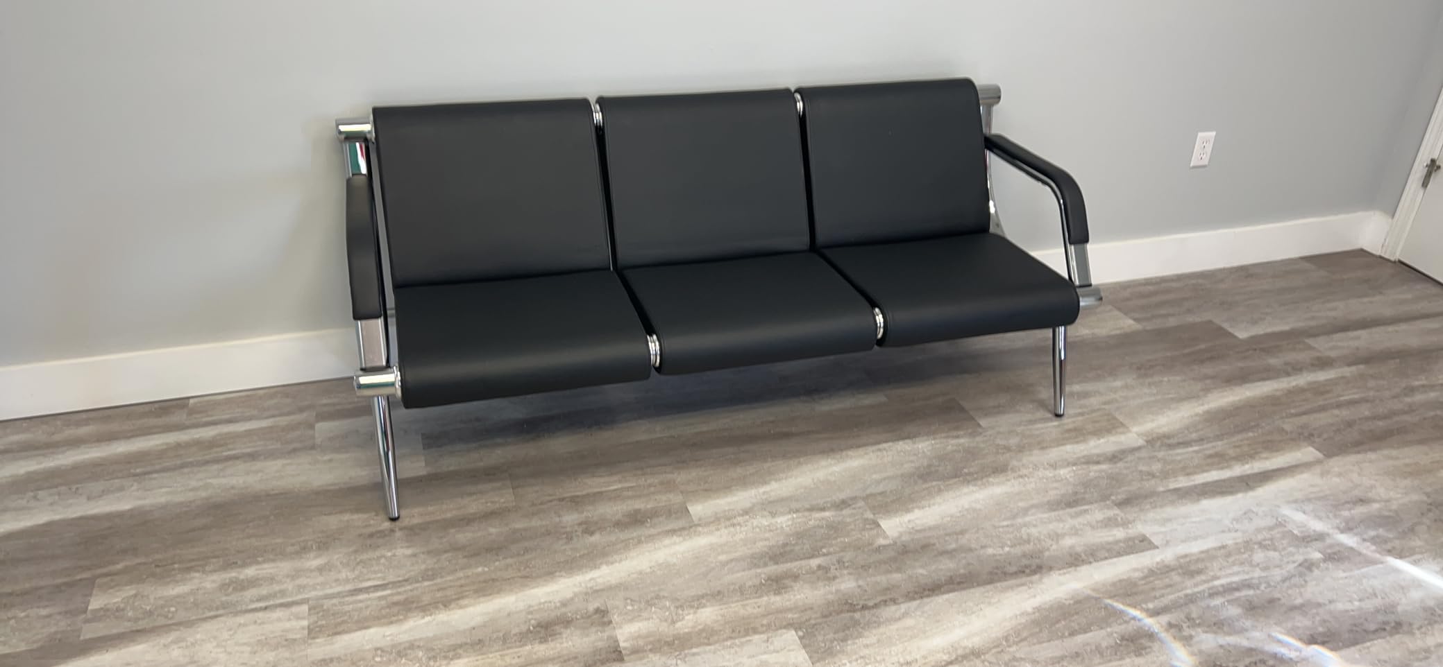 Kinfant Waiting Room Chairs Sofa Furniture - 5-Seat Office Guest Reception Chair with Armrest for Waiting Room Airport Hospital Bank (Black - PU) customer photo 1