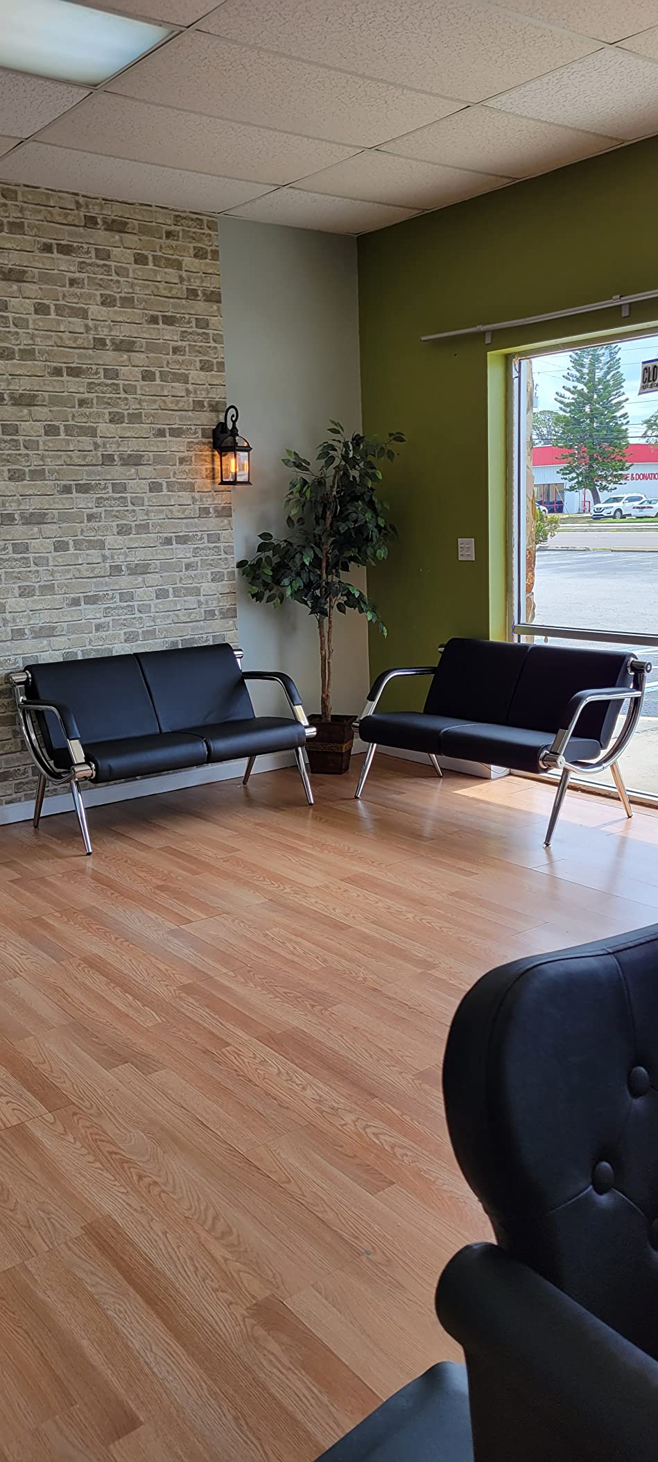 Kinfant Waiting Room Chairs Sofa Furniture - 5-Seat Office Guest Reception Chair with Armrest for Waiting Room Airport Hospital Bank (Black - PU) customer photo 2