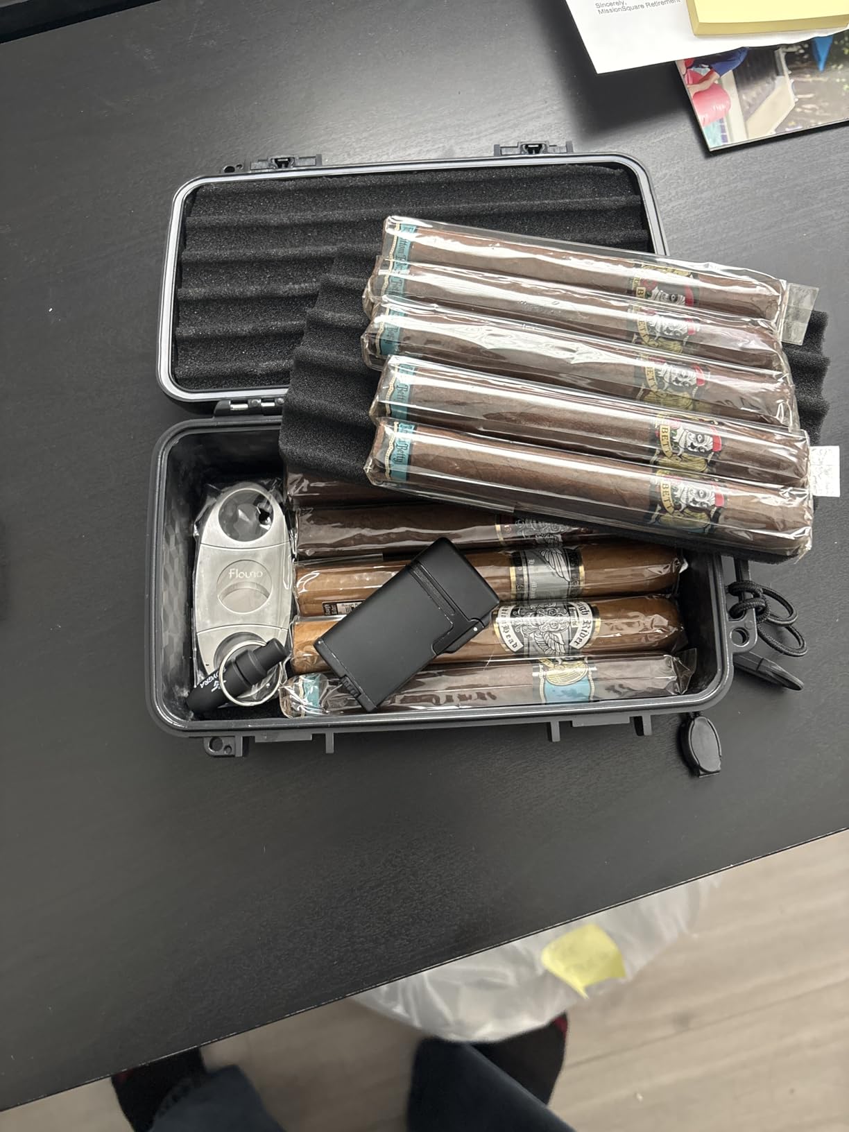 Flauno Travel Cigar Humidor Case - Portable Cigar Box with Humidifier Disc & Cigar Cutter | Waterproof | Airtight | Durable (Holds up to 10 Cigars) customer photo 1