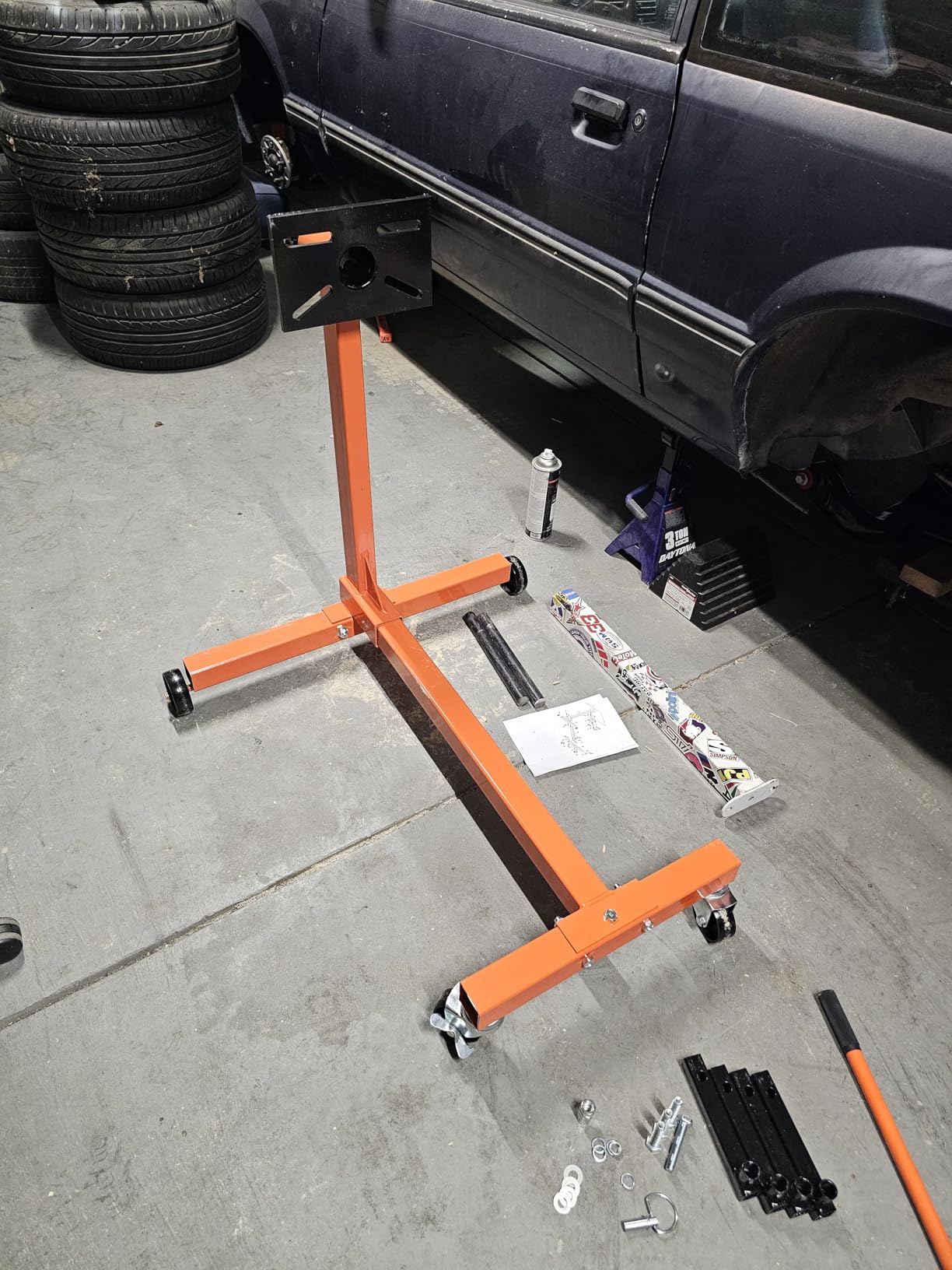 VEVOR Engine Stand, 750 lbs (3/8 Ton) Rotating Engine Motor Stand with 360 Degree Adjustable Head, Cast Iron Motor Hoist Dolly, 4-Caster, 4 Adjustable Arms customer photo 2