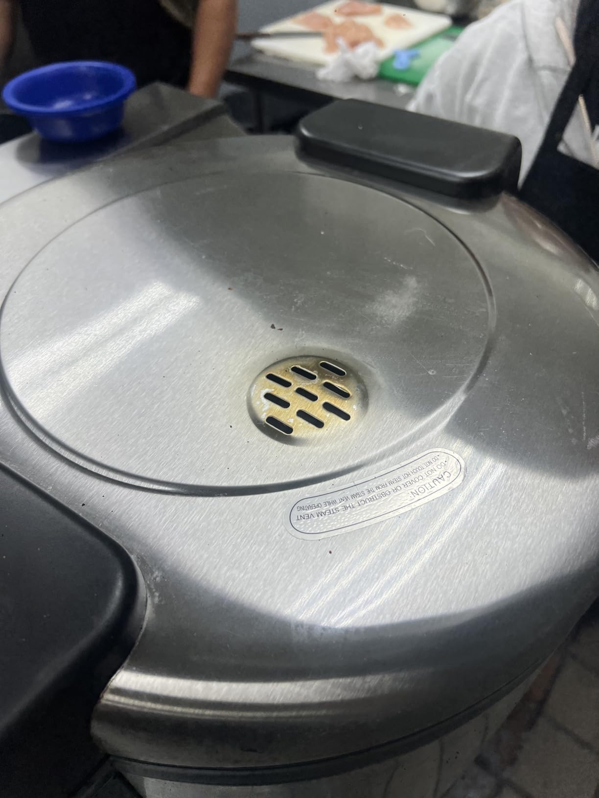 Winco 30 Cup Commercial-Grade Electric Rice Cooker | 1550W power, Foodservice, Great for Rice, Batch Cooking and Buffets customer photo 1