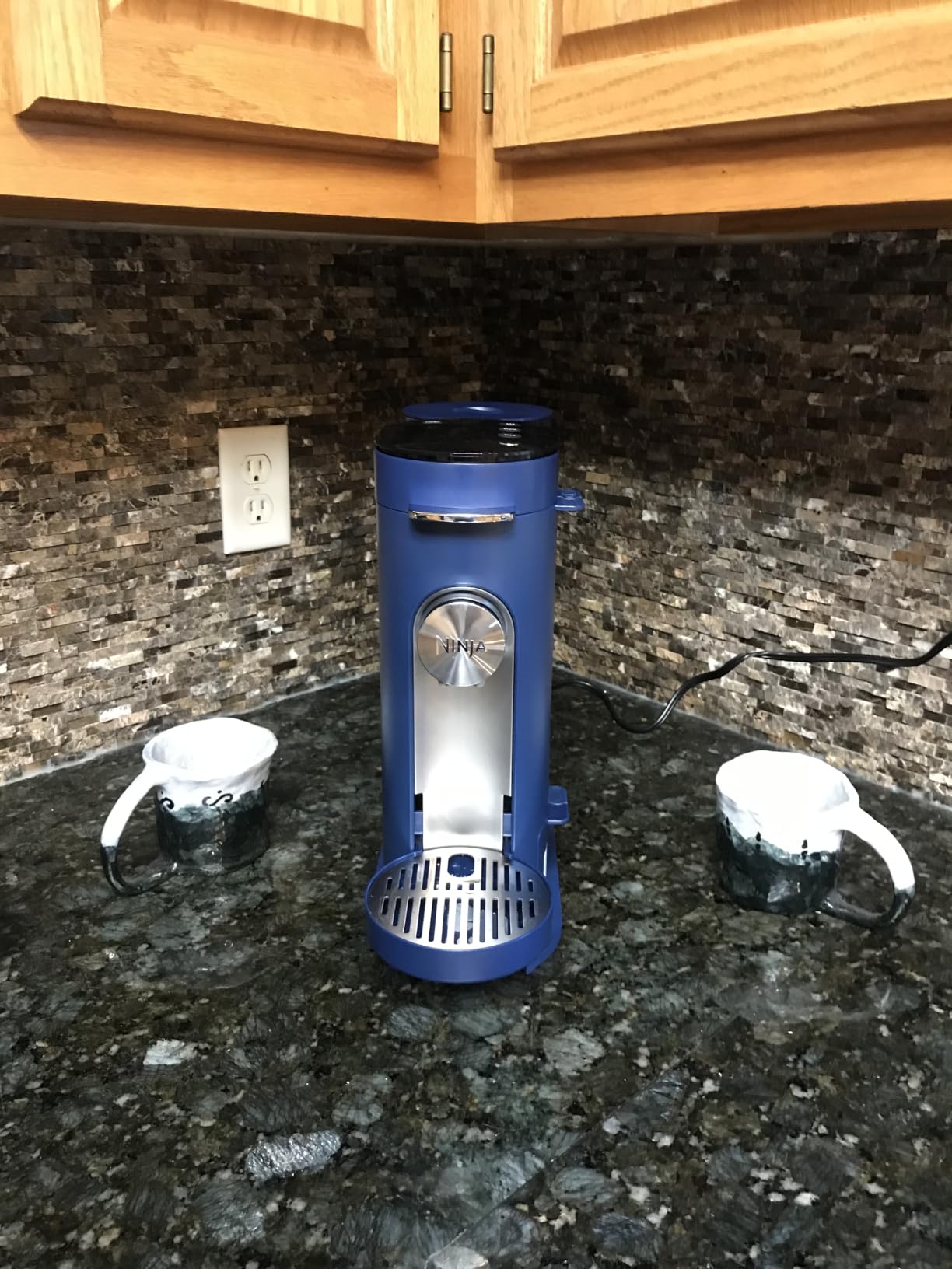 Ninja Pods & Grounds Iced Coffee Maker, K-Cup Pod Compatible, Stone PB041ST | Single-Serve, Brews Grounds, Compact Design, 56-oz. Reservoir, 6-oz. Cup to 24-oz. Travel Mug Brew Sizes customer photo 1