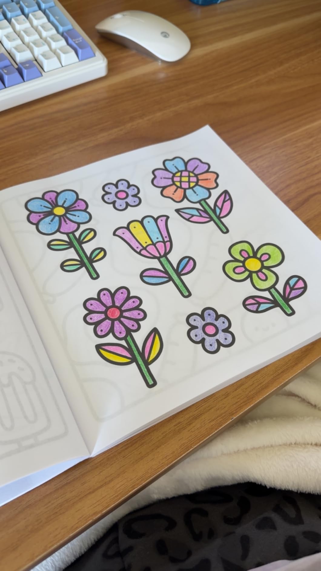 Yagol Colored Pencils for Adult Coloring Books, 72 Color Pencil Set, Soft Core Color Pencils for Adult Coloring Book, Coloring Pencils for Adults - Drawing, Sketching, Blending & Shading-Art Supplies. customer photo 2