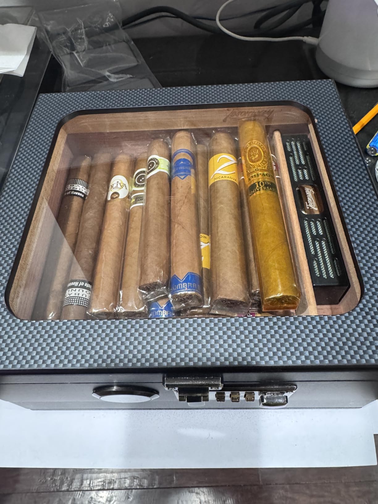 Tesonway Cigar Humidor, Cedar Wood Humidor Cigar Box, Glass Top Desktop Humidor with Front Hygrometer, Humidifier, Divider, Accessories Drawer and Combination Lock, Cigar Gifts for Men (Black) customer photo 1