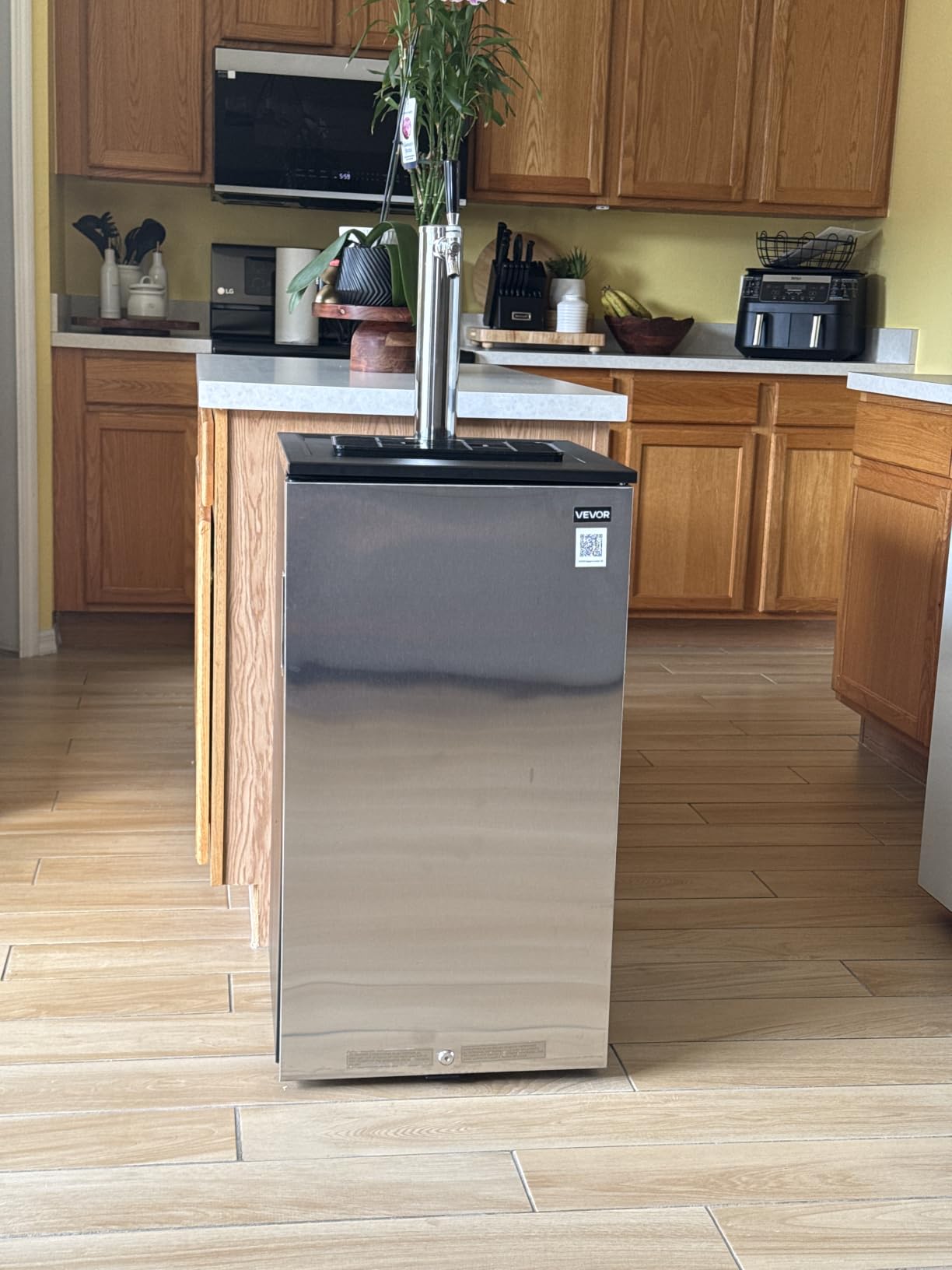 VEVOR Beer Kegerator, Dual Tap Commercial Draft Beer Dispenser for D system, Full Size Keg Refrigerator with 5lbs CO2 Tank, Hold 2 Sixth / 2 Ball lock keg, Black customer photo 1
