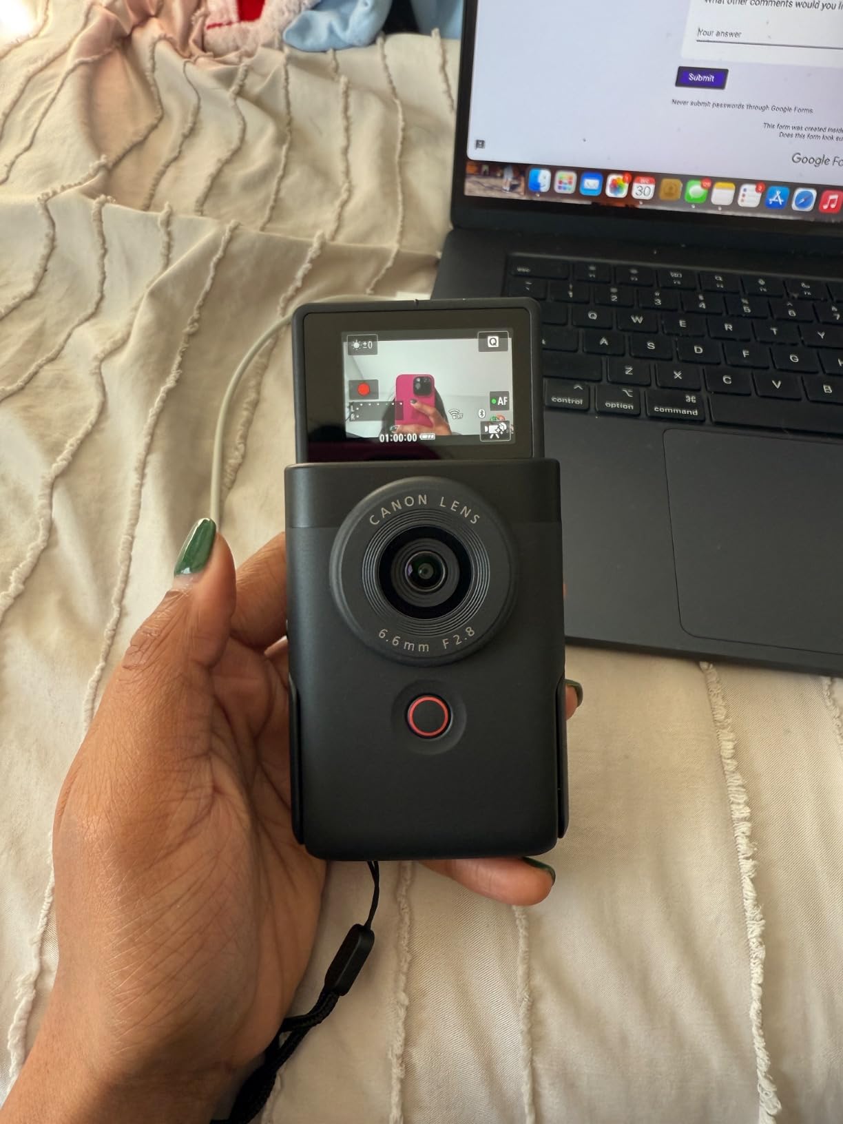 Canon PowerShot V10 Compact Vlogging Camera, 1