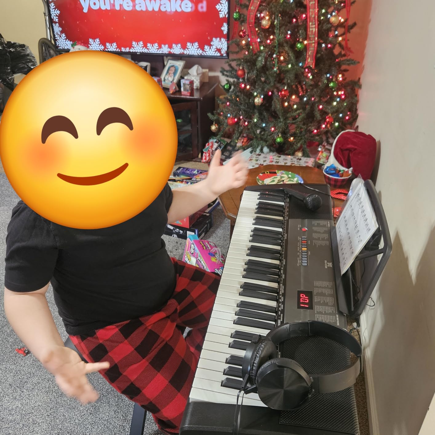 MUSTAR 61 Key Piano Keyboard, Electric Piano Keyboard with Lighted Up Keys customer photo 1