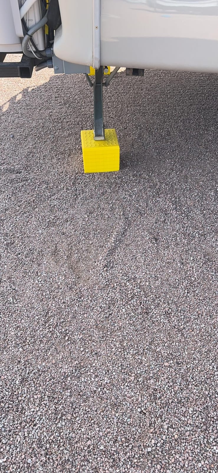 OULEME 12-Pack RV Leveling Blocks, Stackable Camper Trailer Leveler, Yellow customer photo 1